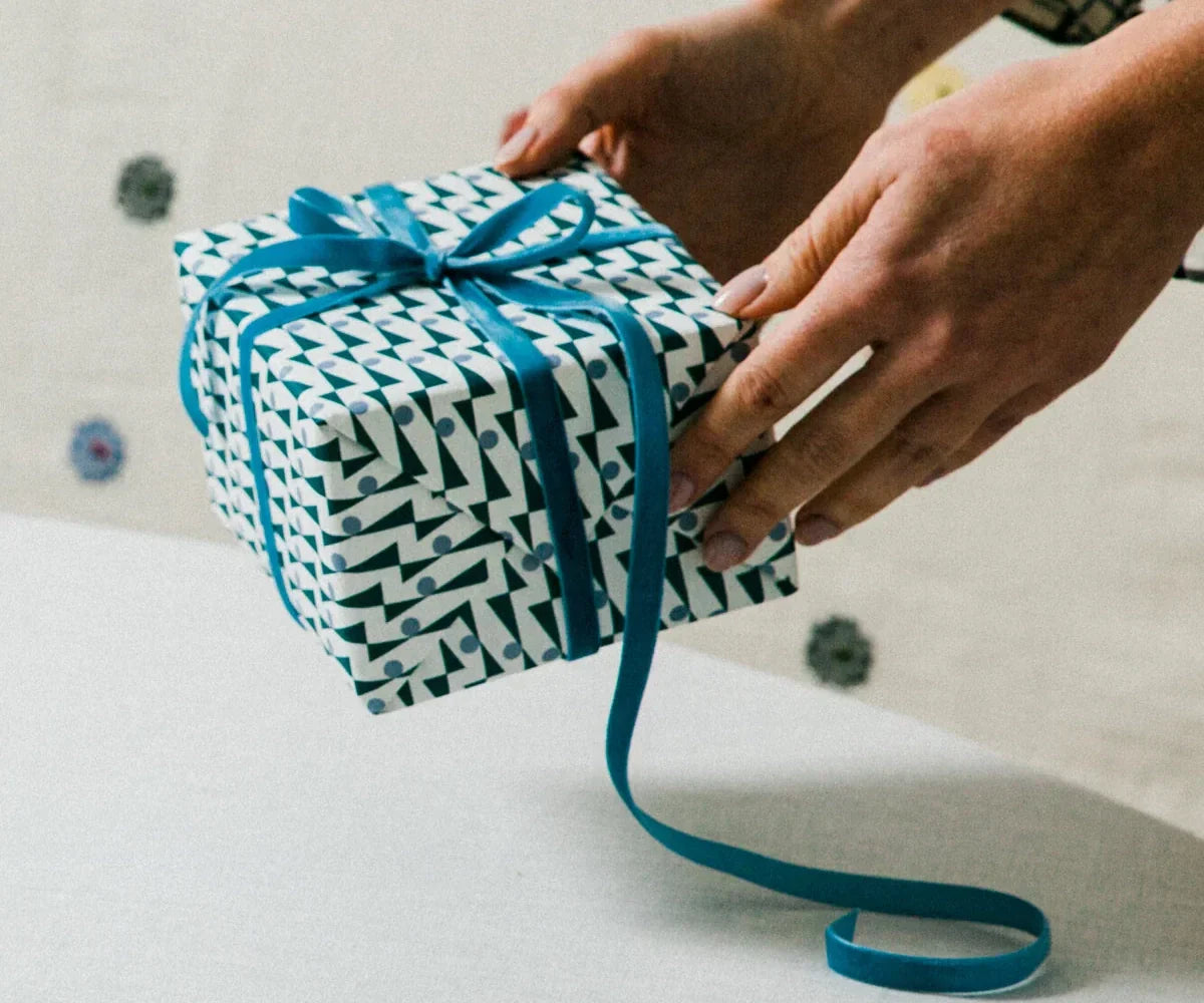 Earn a complimentary gift when you shop our Black Friday Offer