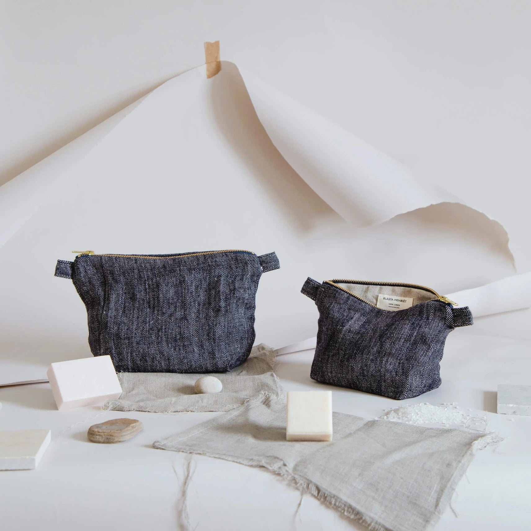 Blästa Henriët Large Linen Wash Bag in Various Colours - Lifestory