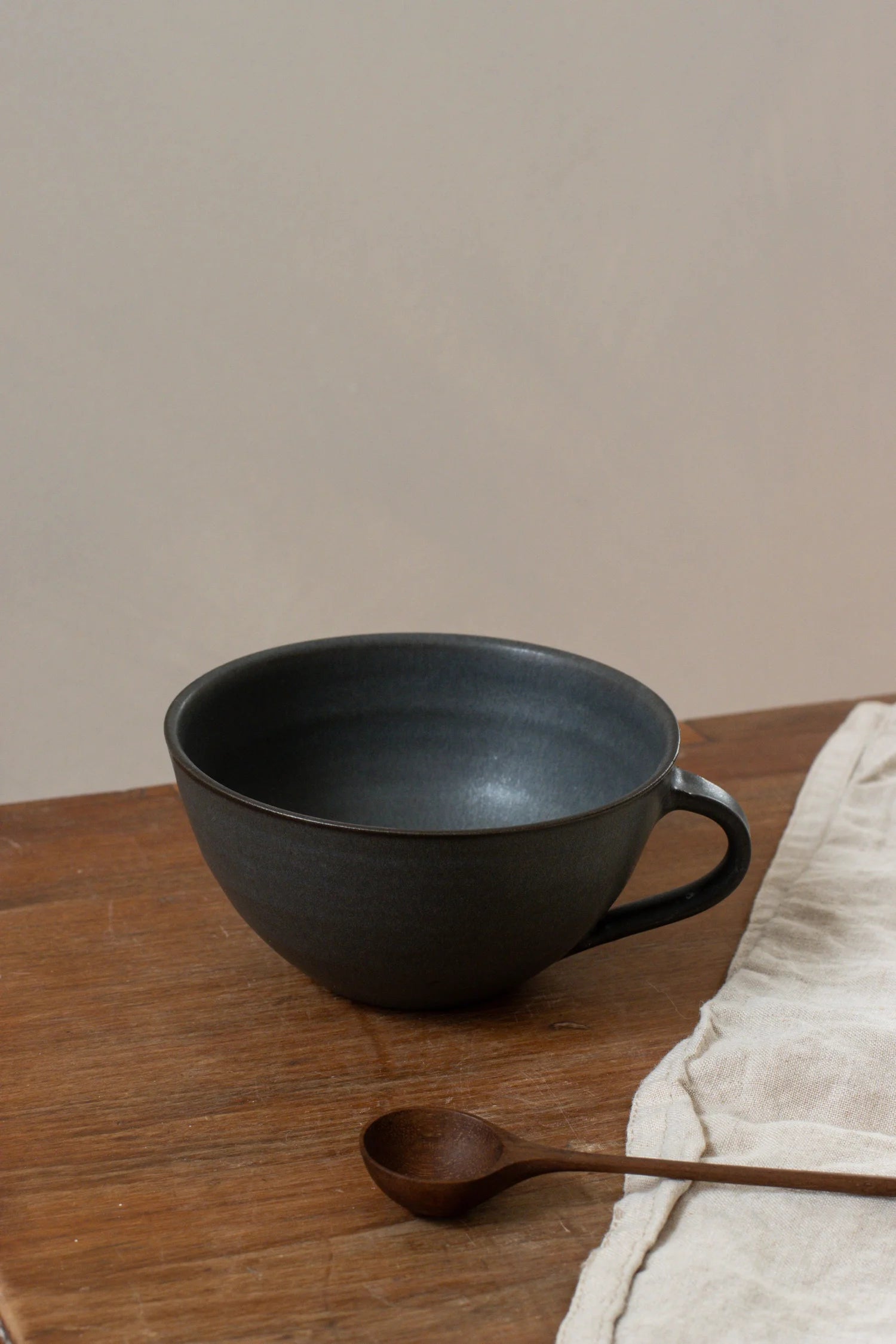 Curved Cup | Nightshade Blue | by Borja Moronta