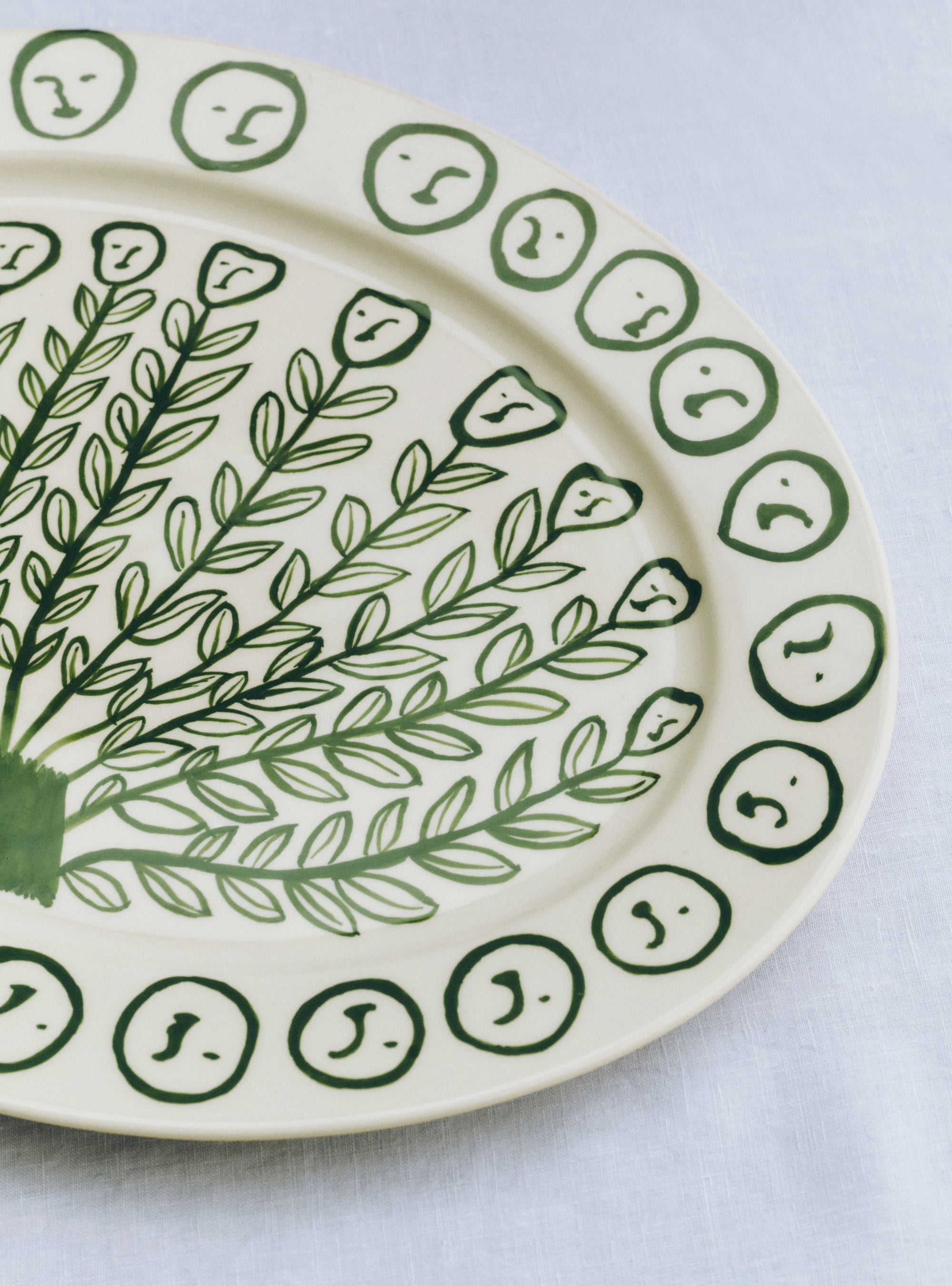 HAY x Emma Kohlmann - La Pittura Ø36.5cm Serving Platter in Olive Grove up close