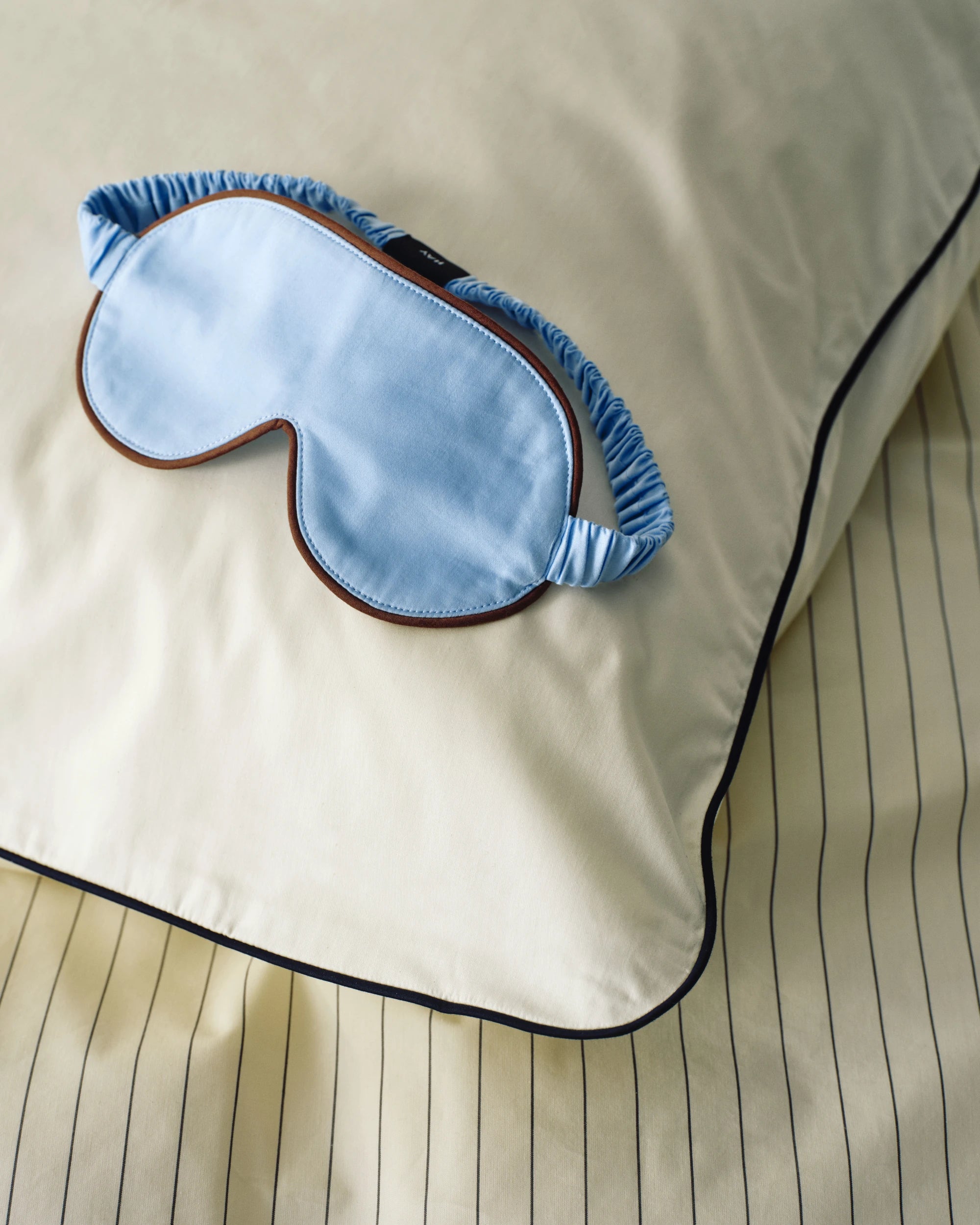 HAY Outline Sleep Mask - Unisex - Lifestory