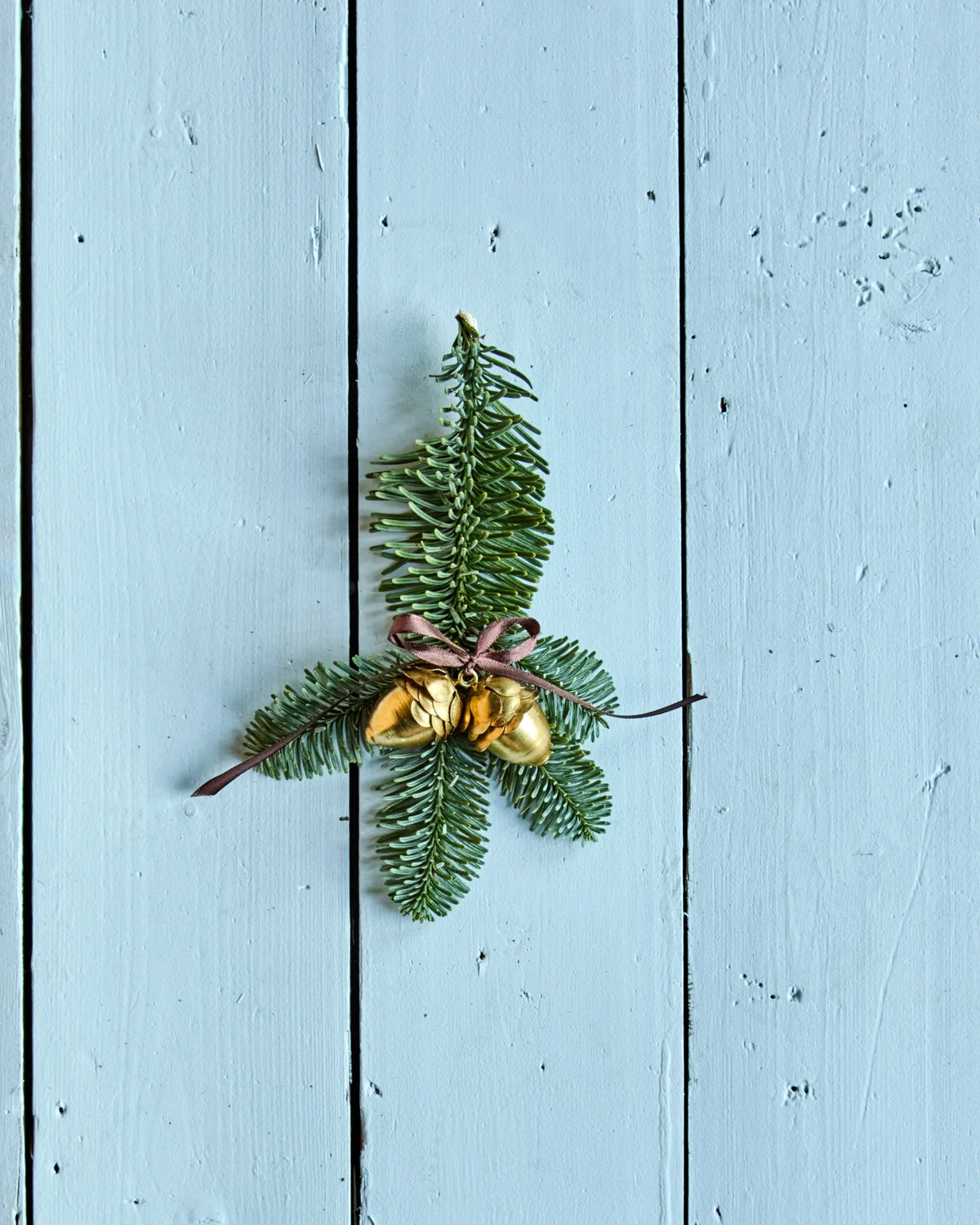 House Doctor Set of 4 Gold Acorn Hanging Ornaments