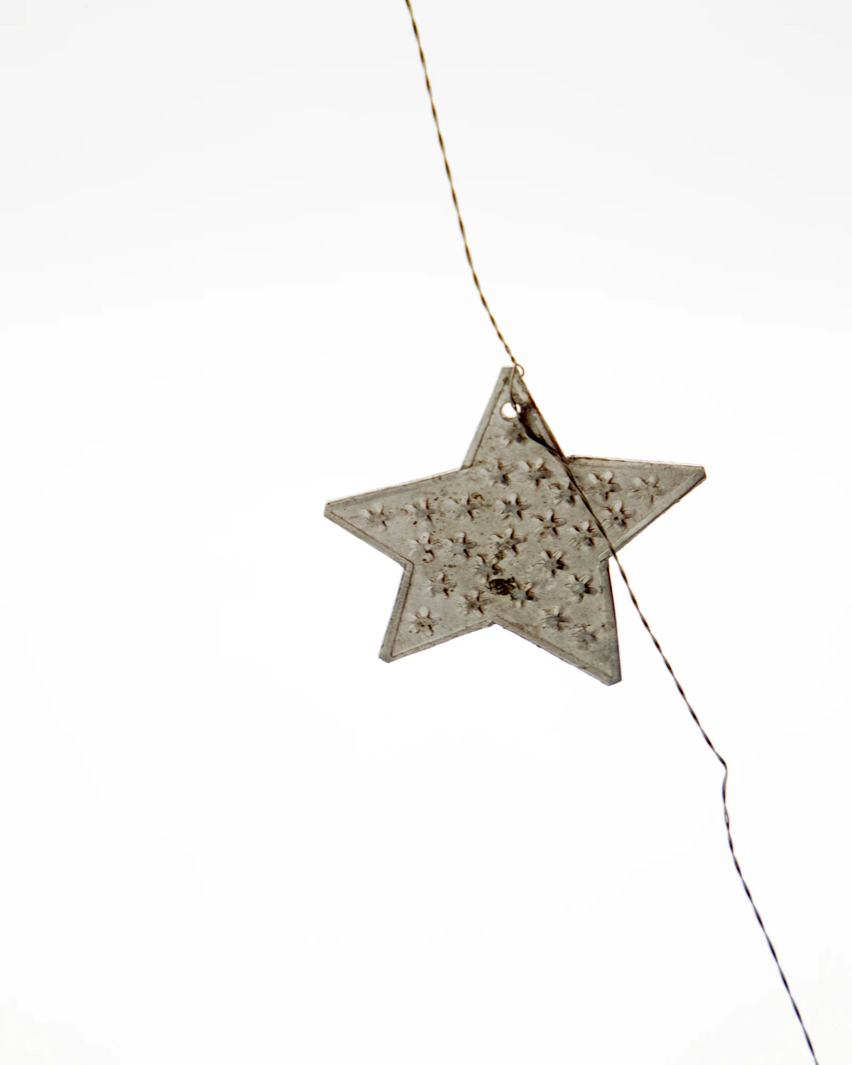 House Doctor Star Garland (200cm) - Silver or Antique Brass