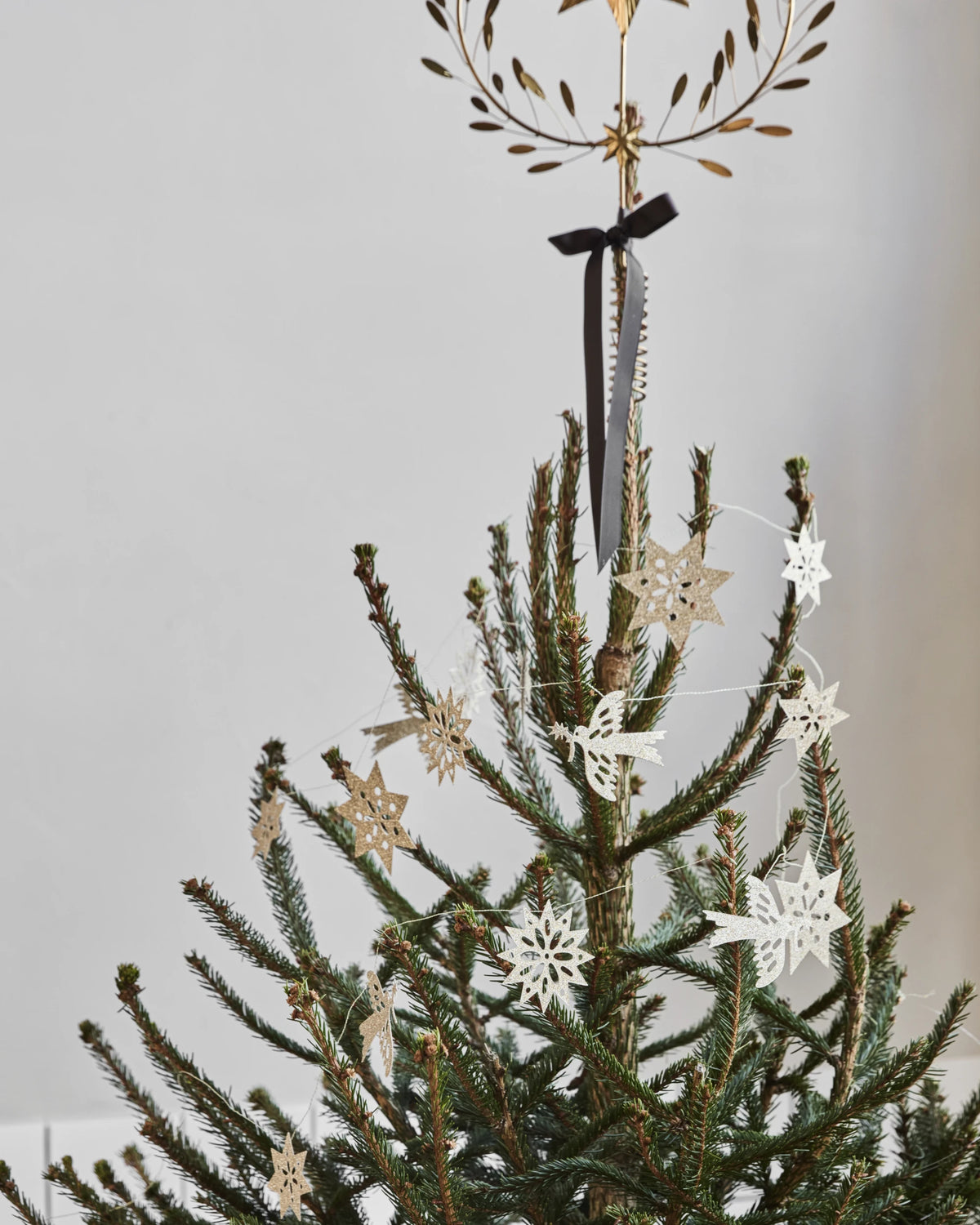 House Doctor Figure Paper Garland (300cm) in Champagne & Glitter