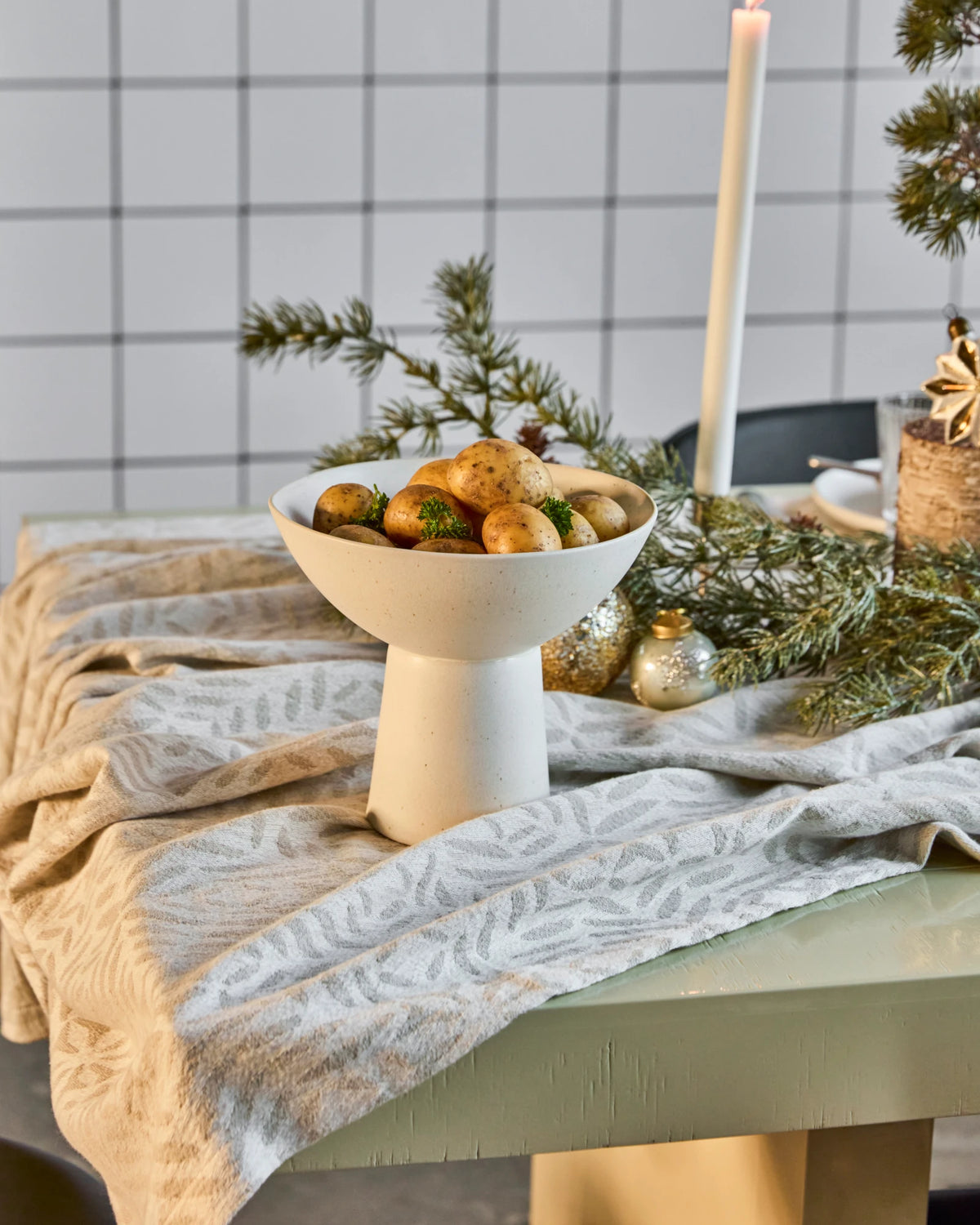 House Doctor Serve Stoneware Stand / Raised Bowl in Off-white