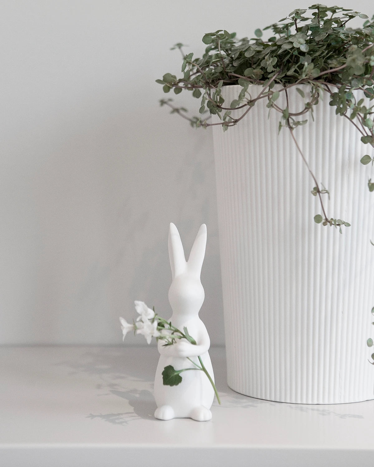 Ida Ceramic Rabbit Ornament with Holder in Matte White by Storefactory - Lifestory
