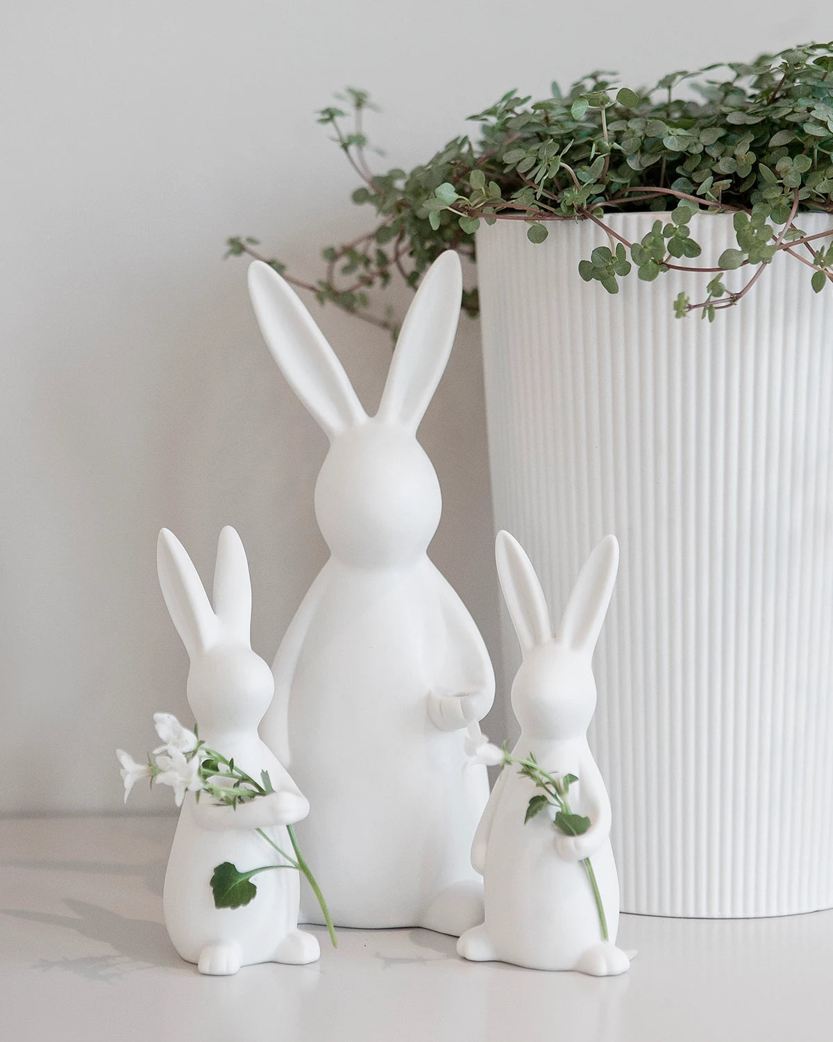 Ida Ceramic Rabbit Ornament with Holder in Matte White by Storefactory - Lifestory