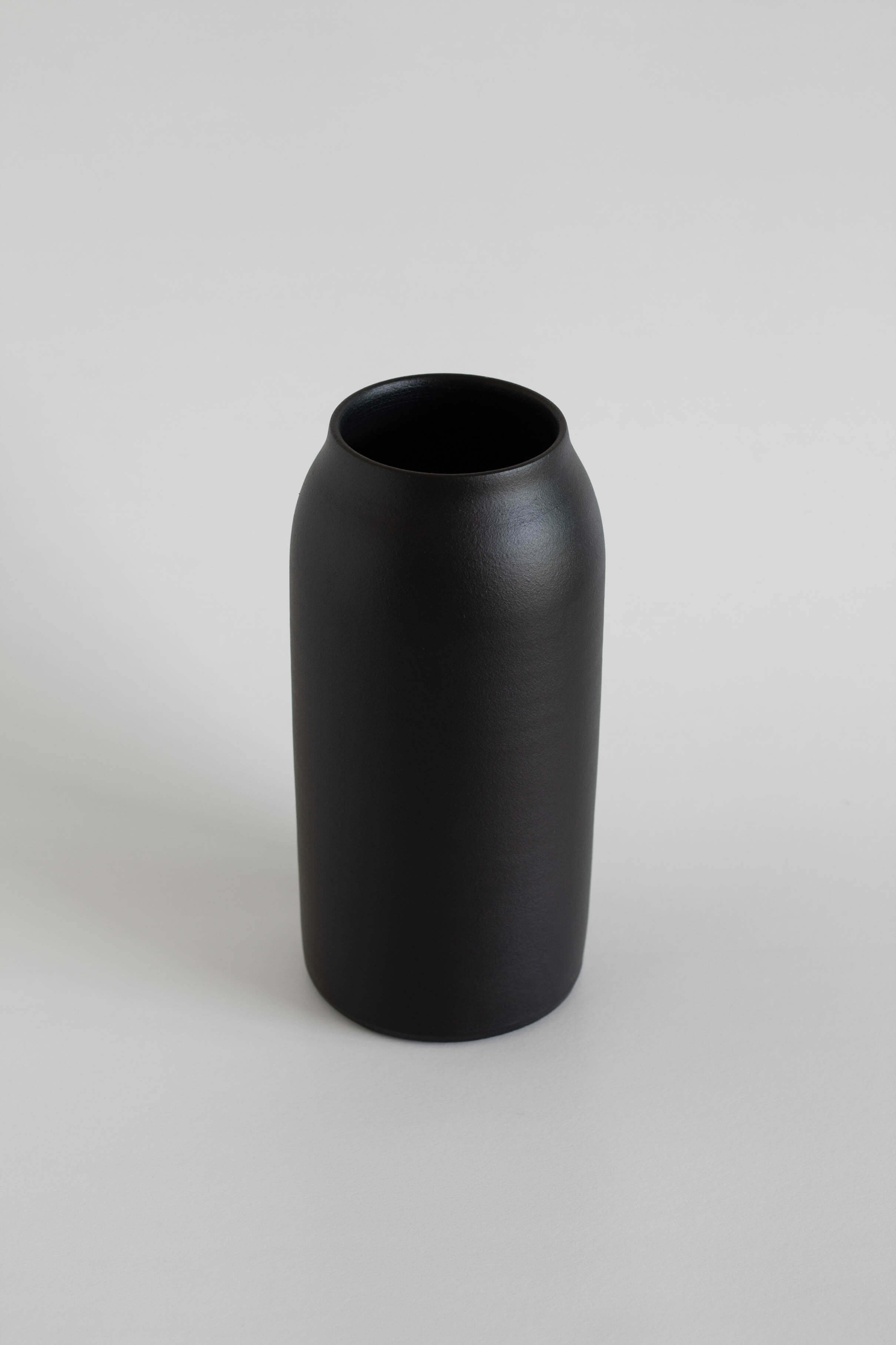 The Island Collection 01 Vase | Black | Handmade Earthenware | by O Cactuu - Lifestory - O Cactuu
