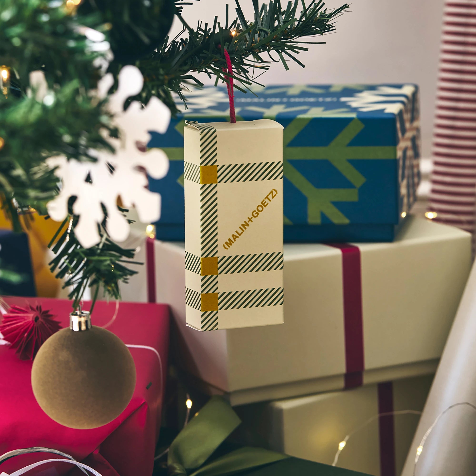 Malin+Goetz 'In Good Hands' - Lip Balm & Hand Treatment Gift Set - Lifestory