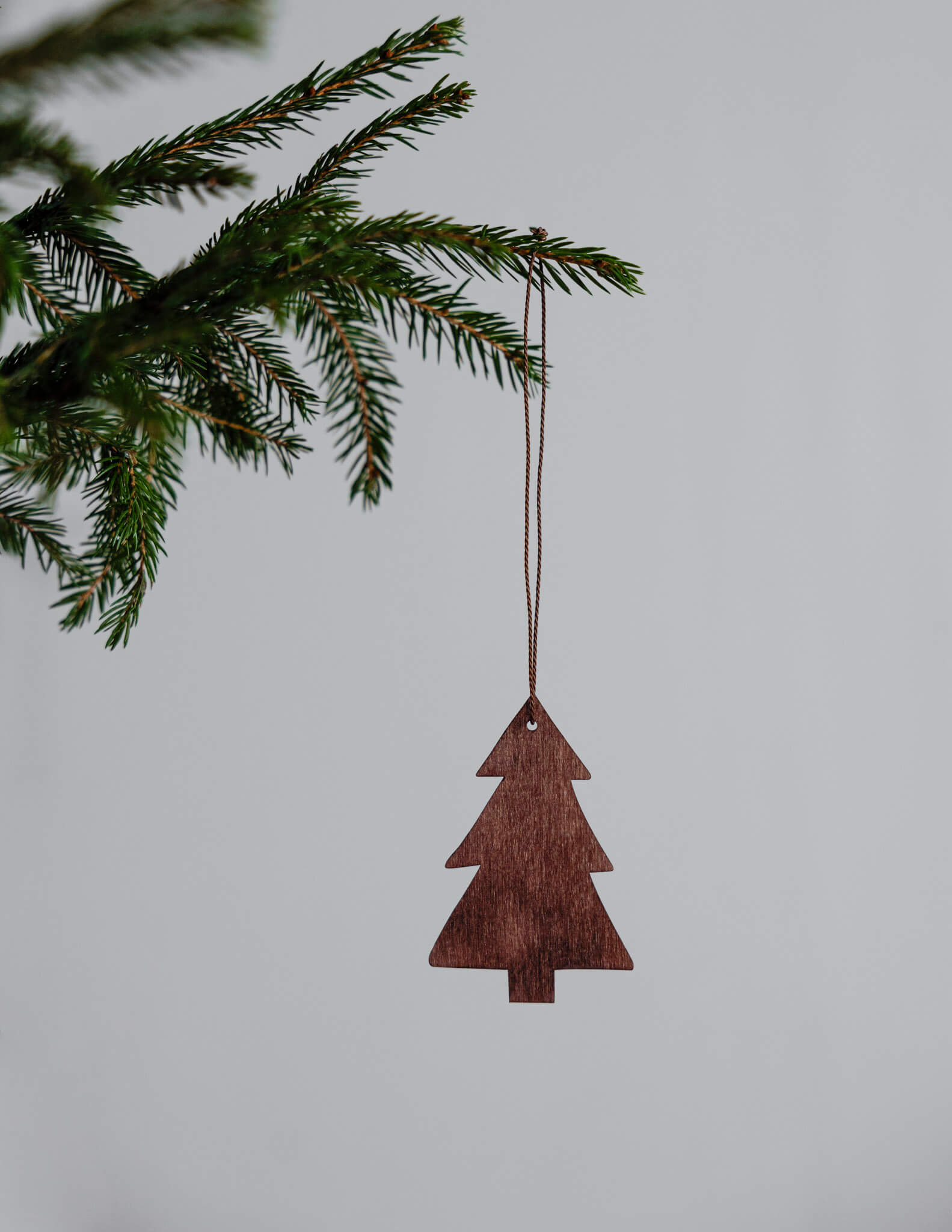 Mulseryd Tree Decoration | White or Brown | by Storefactory - Lifestory