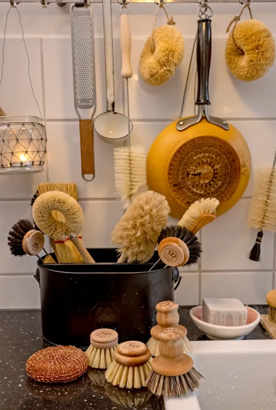 Redecker Pot Brush in Untreated Beach & Natural Fibre - Lifestory
