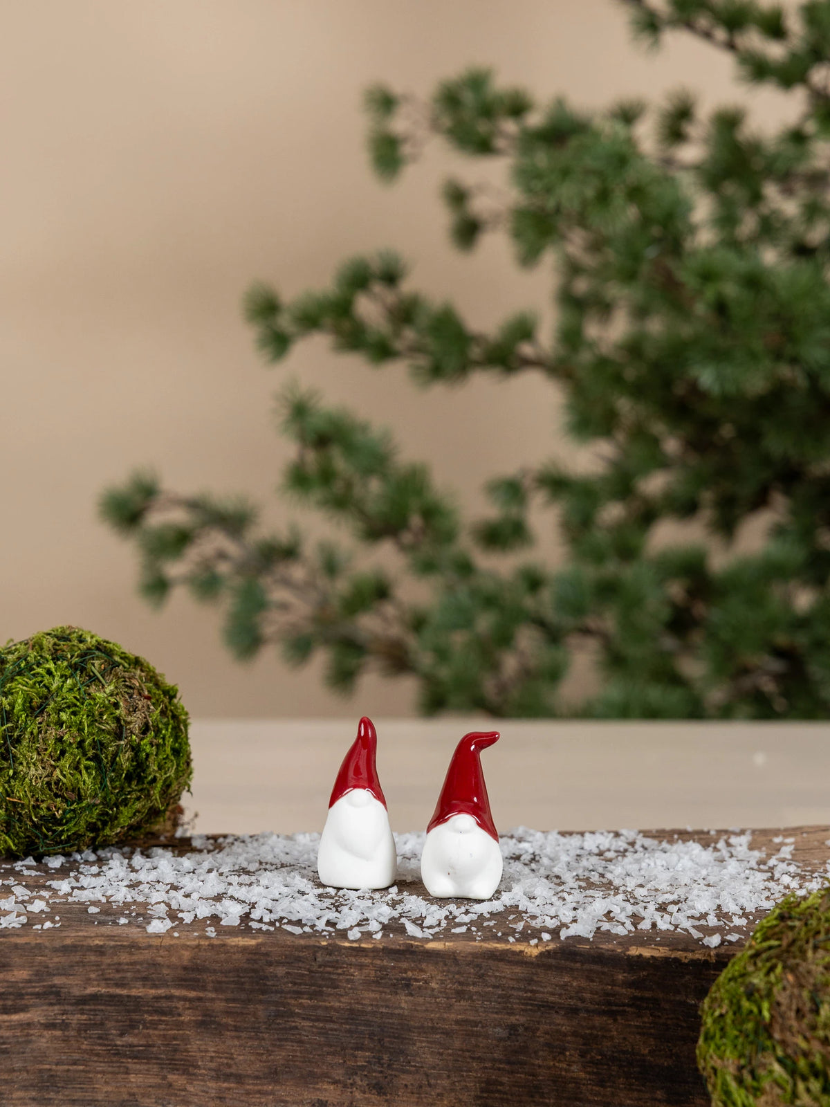 Storefactory Malte miniature Santa Ceramic Ornament - Red
