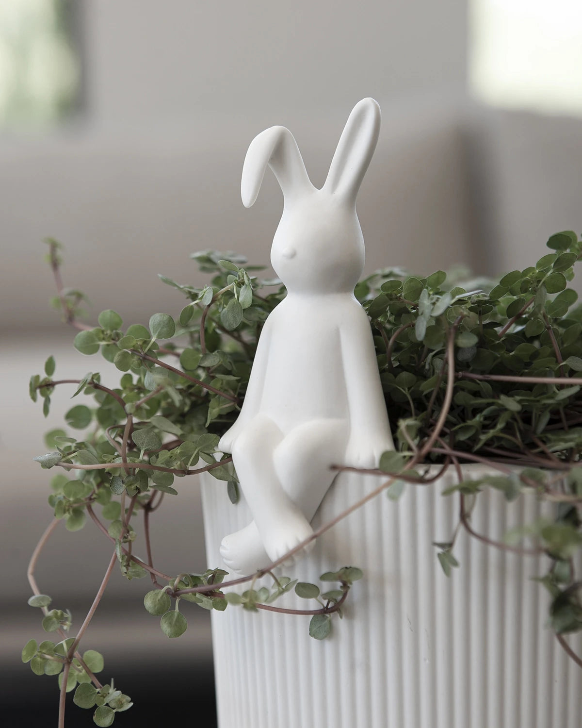 Storefactory 'Pelle' Small Seated Ceramic Bunny in Matte White - Lifestory