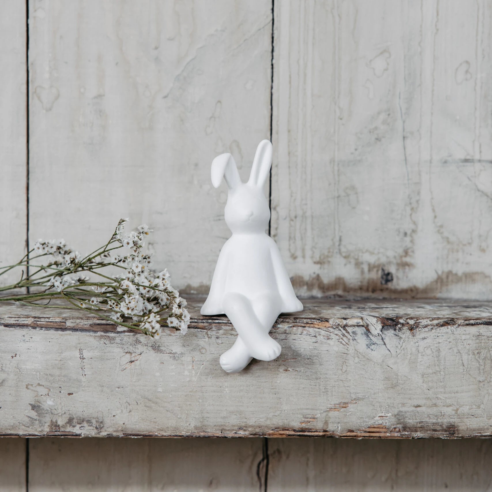 Storefactory 'Pelle' Small Seated Ceramic Bunny in Matte White - Lifestory