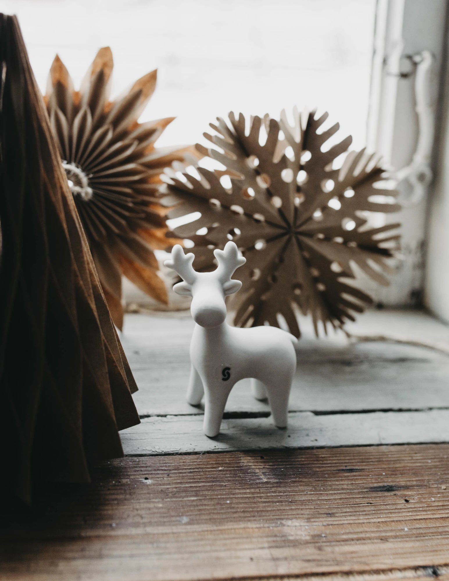Sten the Reindeer | Medium | White Ceramic | by Storefactory - Lifestory