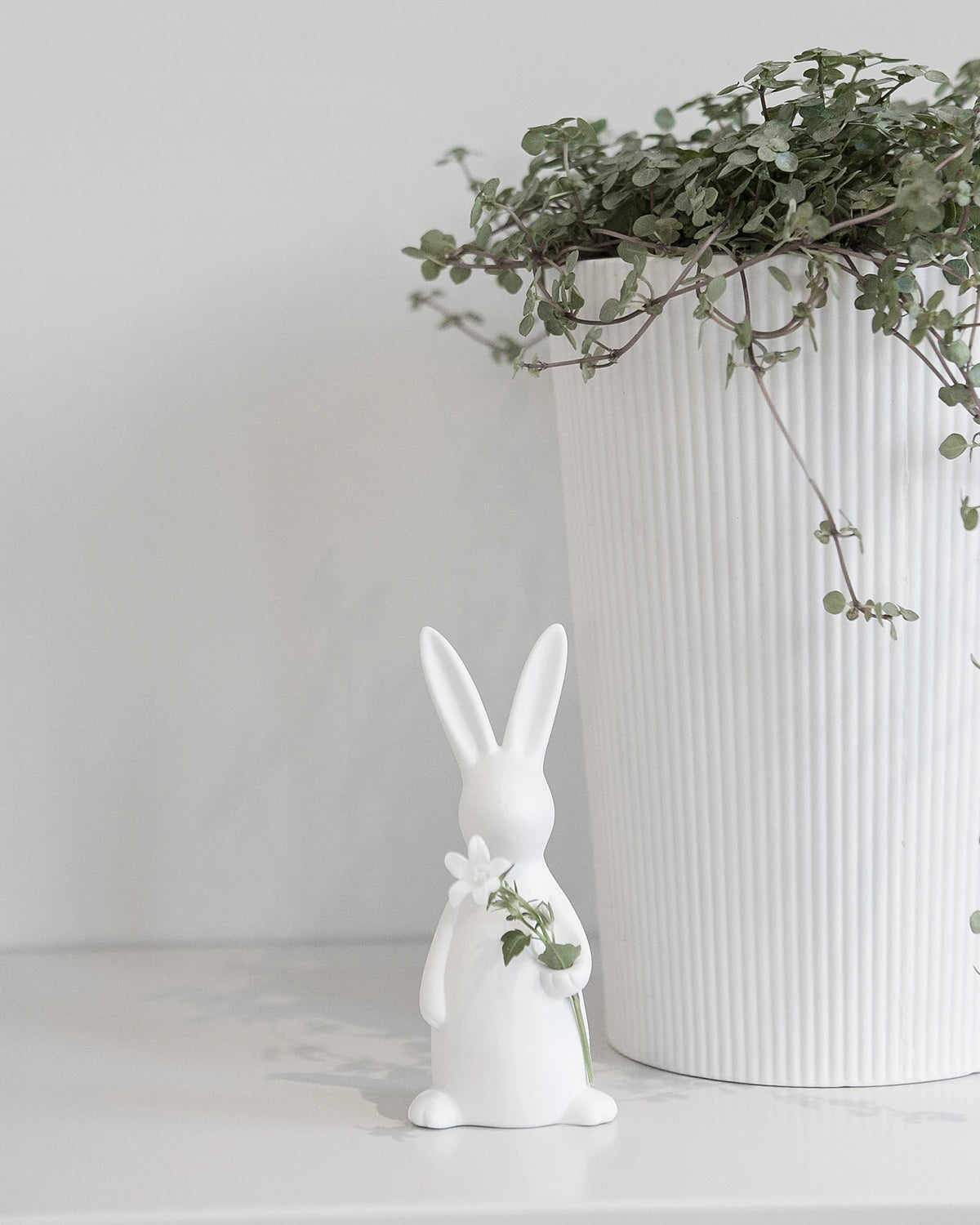 Storefactory 'Svea' Small Ceramic Bunny in Matte White - Lifestory