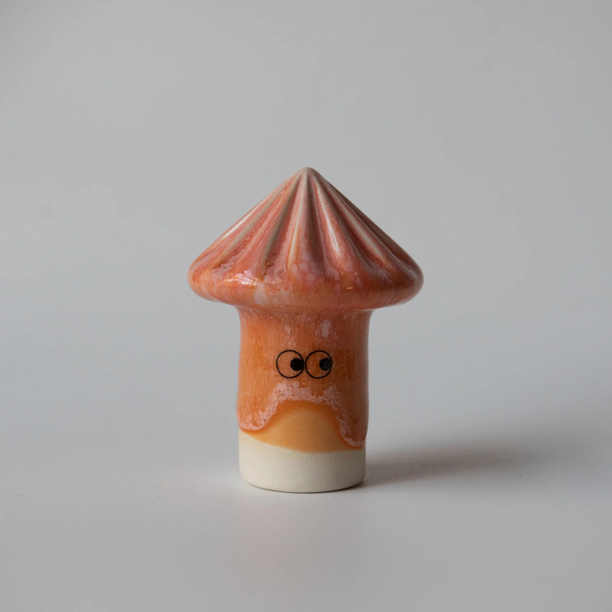 Studio Arhoj Familia Figurine, Osu | Walter in Peach