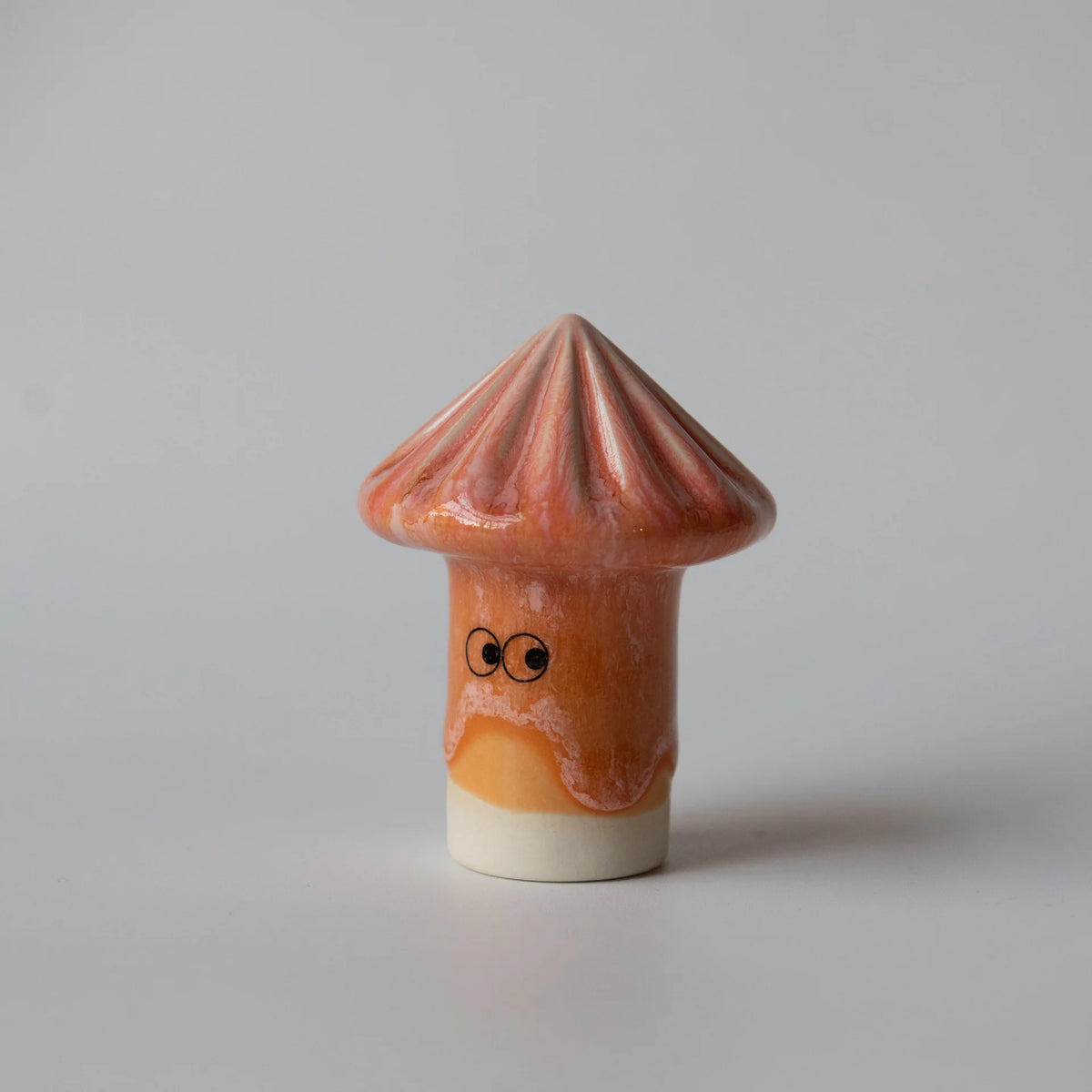 Studio Arhoj Familia Figurine, Osu | Walter in Peach