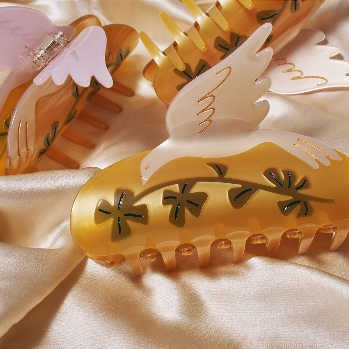 Winona Irene Lucky Dove XL Hair Claw