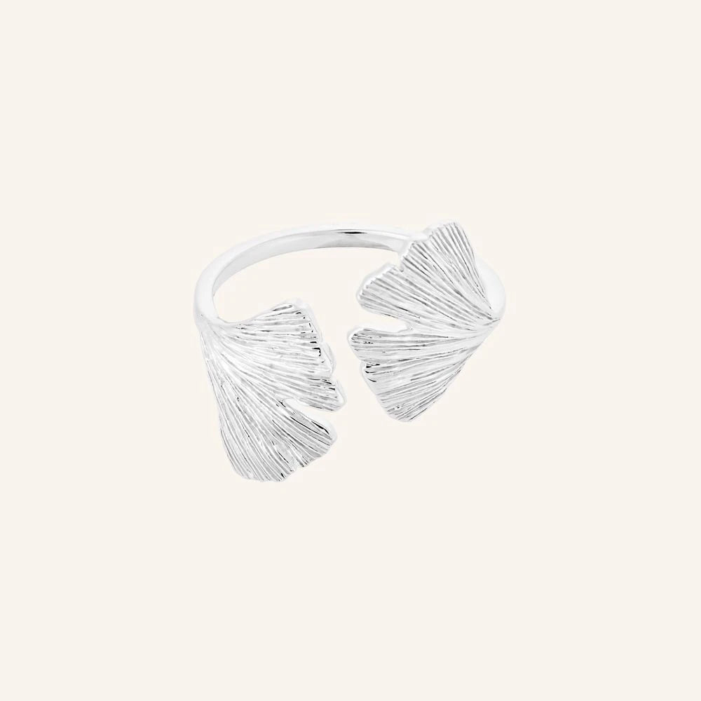 Biloba Ring in Silver by Pernille Corydon