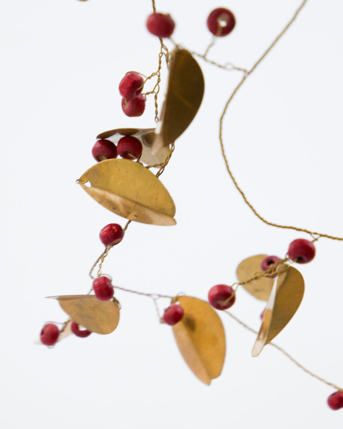House Doctor Leafi Garland in Golden & Red (183cm)