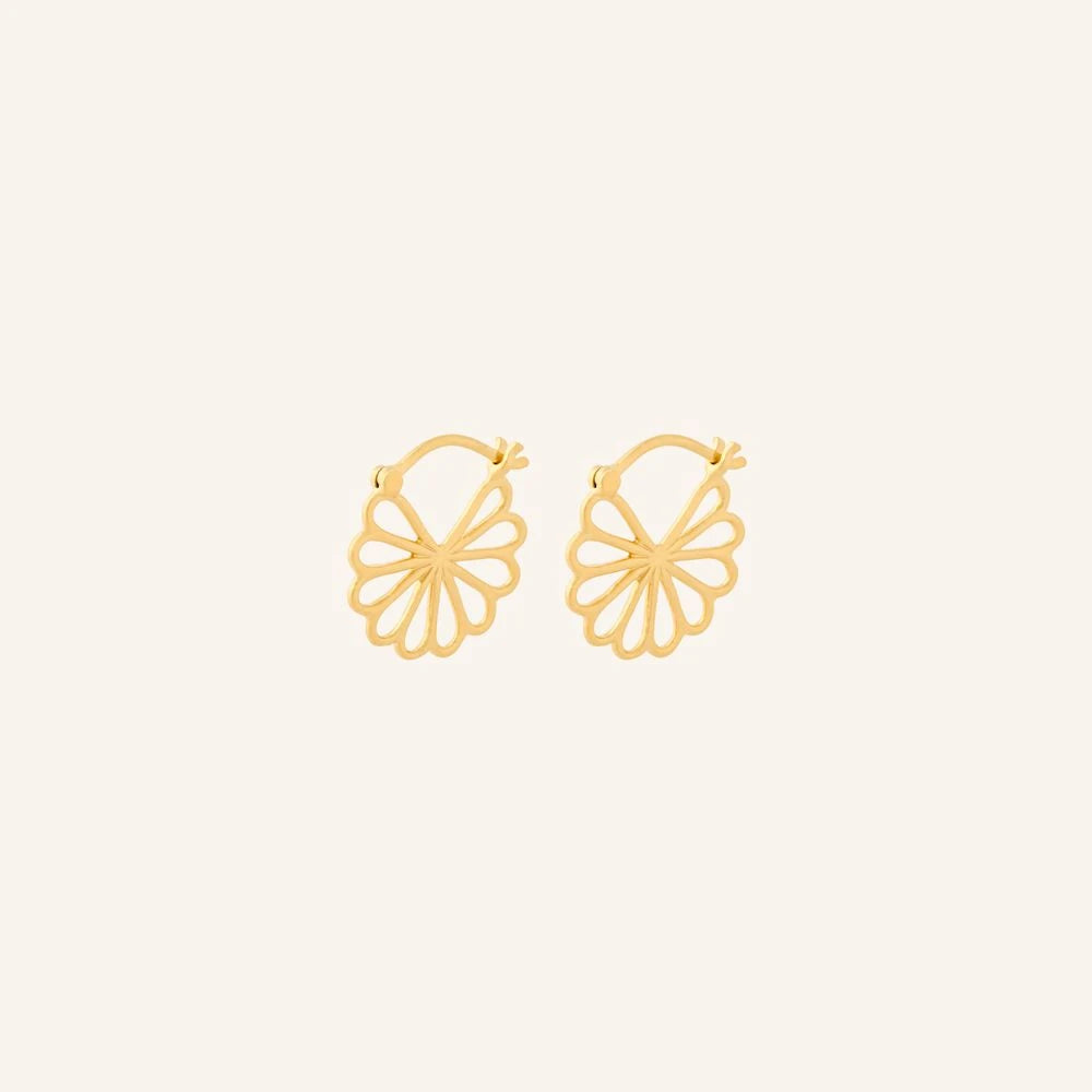 Small Bellis Earrings in Gold-Plated Silver by Pernille Corydon | Lifestory