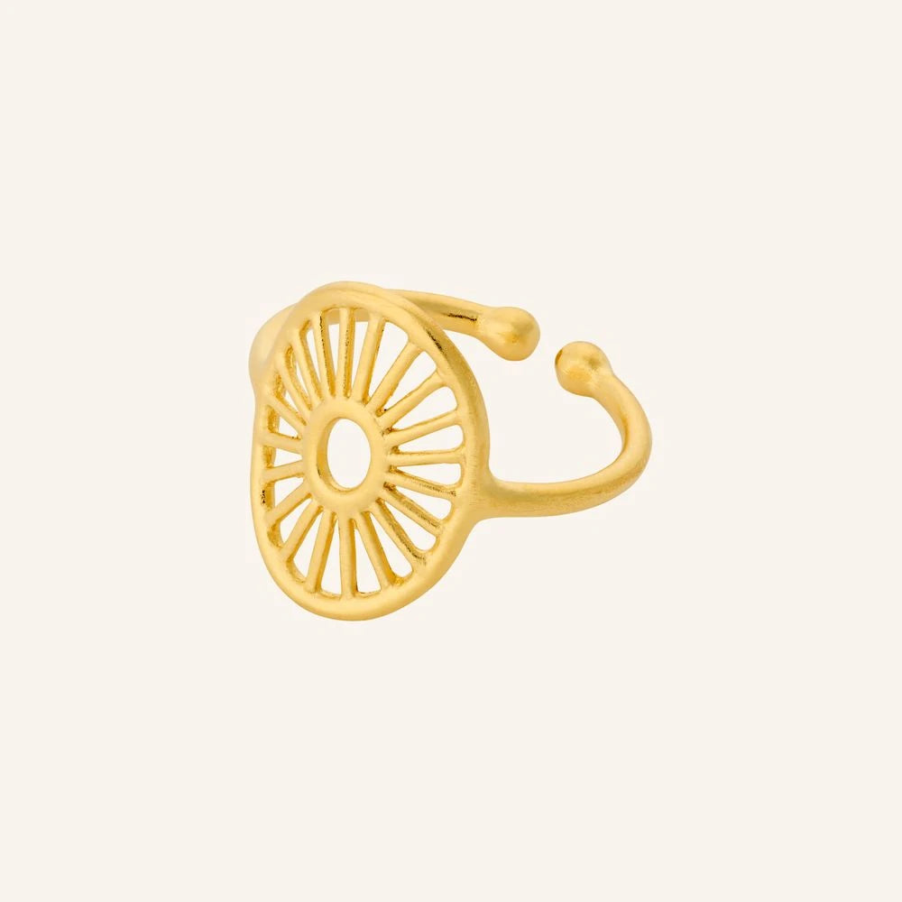 Small Daylight Ring in Gold-Plated Silver by Pernille Corydon