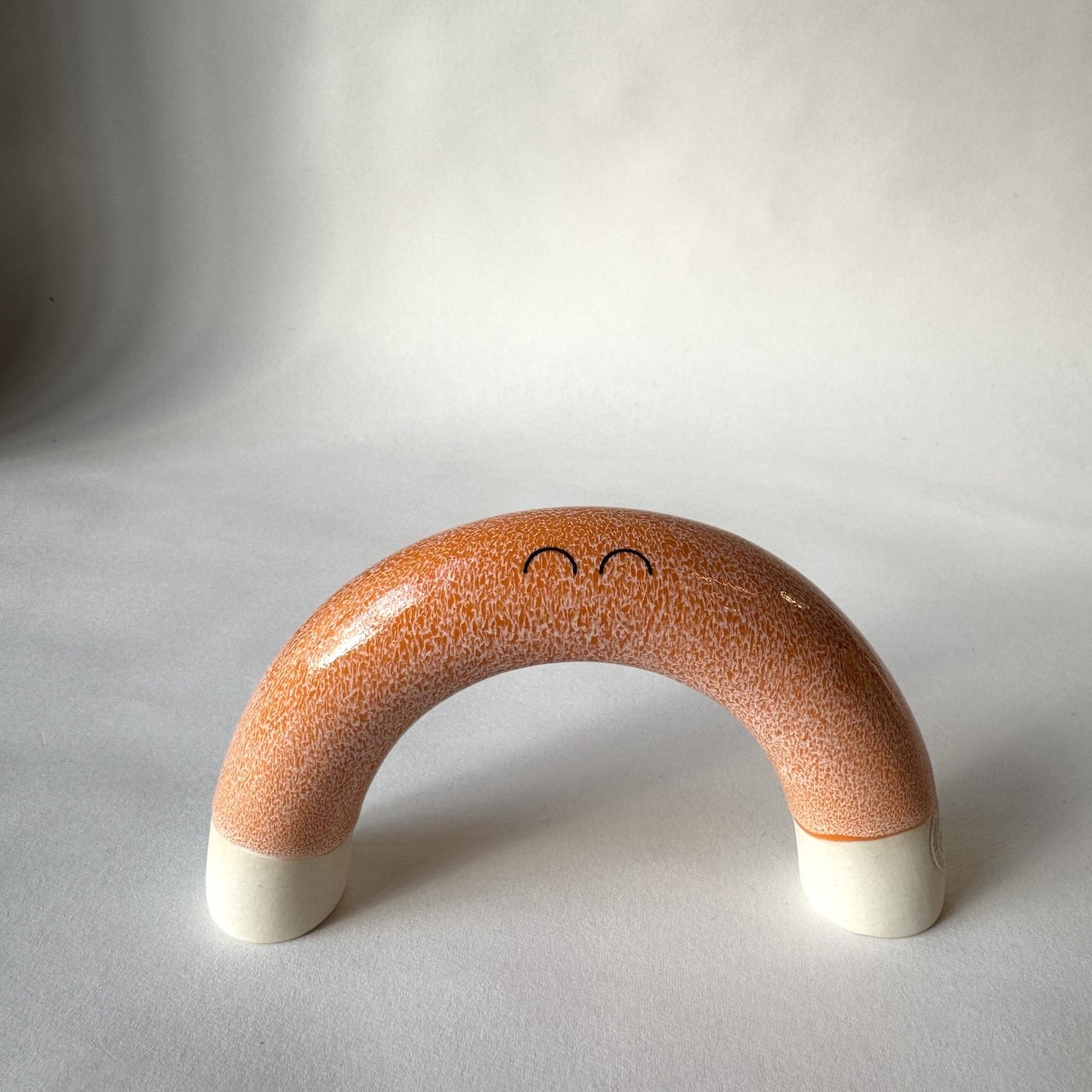 Familia Figurine | Niji | Frankie | by Studio Arhoj