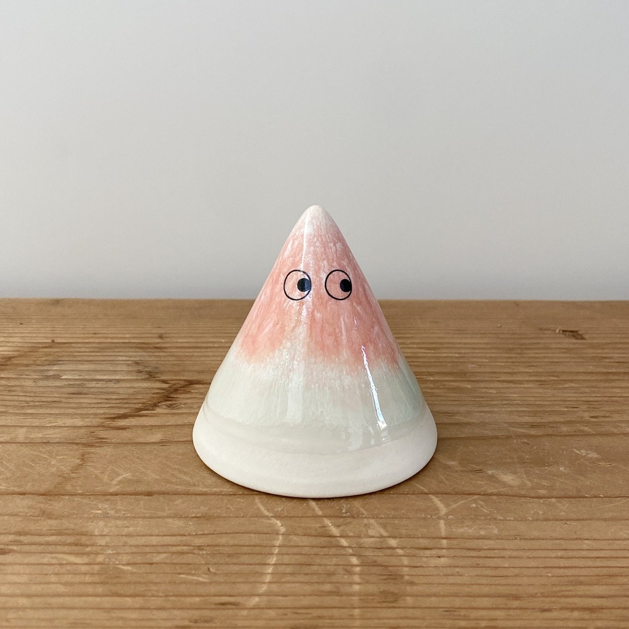 Familia Figurine, Fuji | Peaches & Cream | by Studio Arhoj - Lifestory