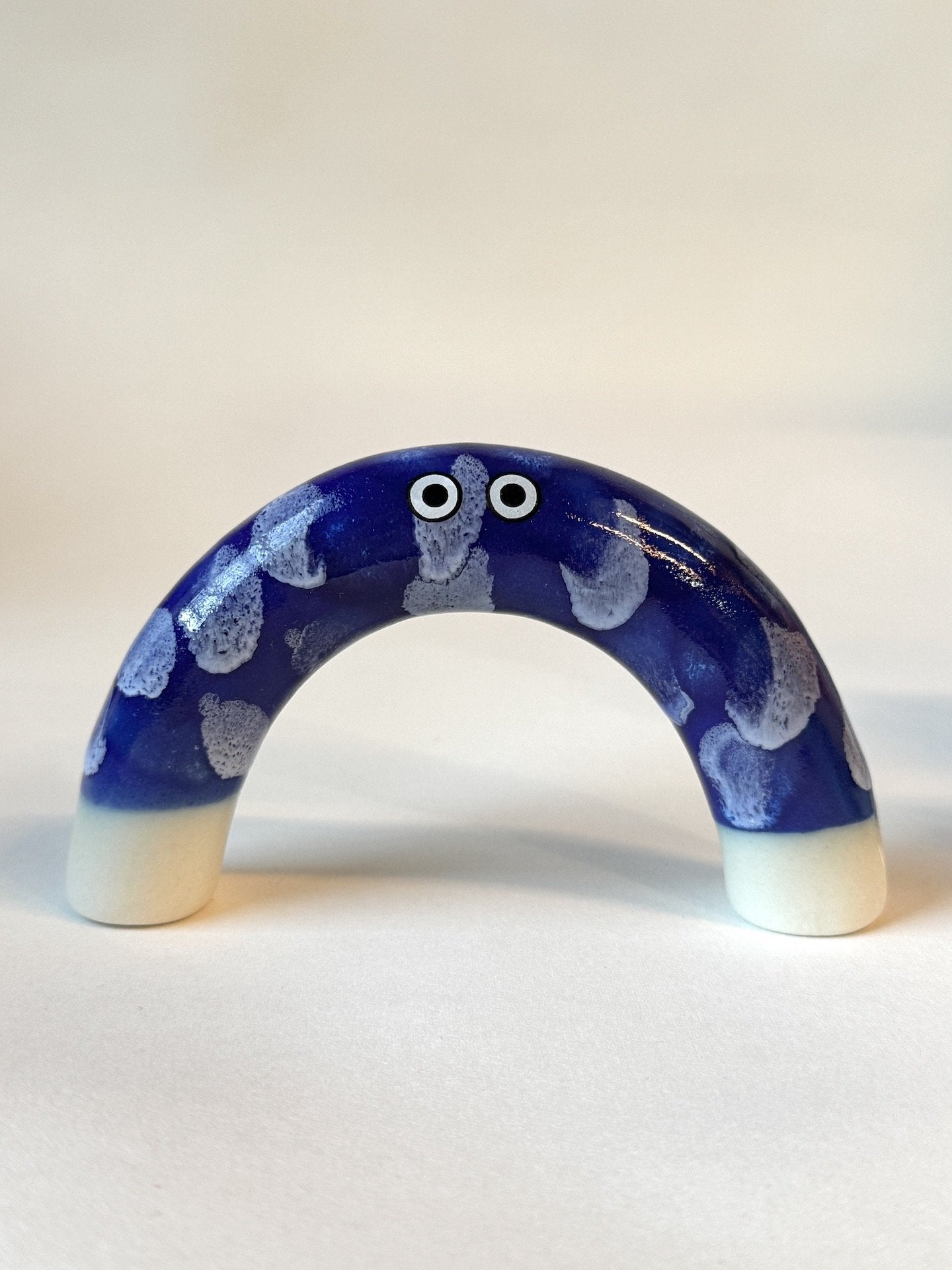 Familia Figurine | Niji | Benny | by Studio Arhoj