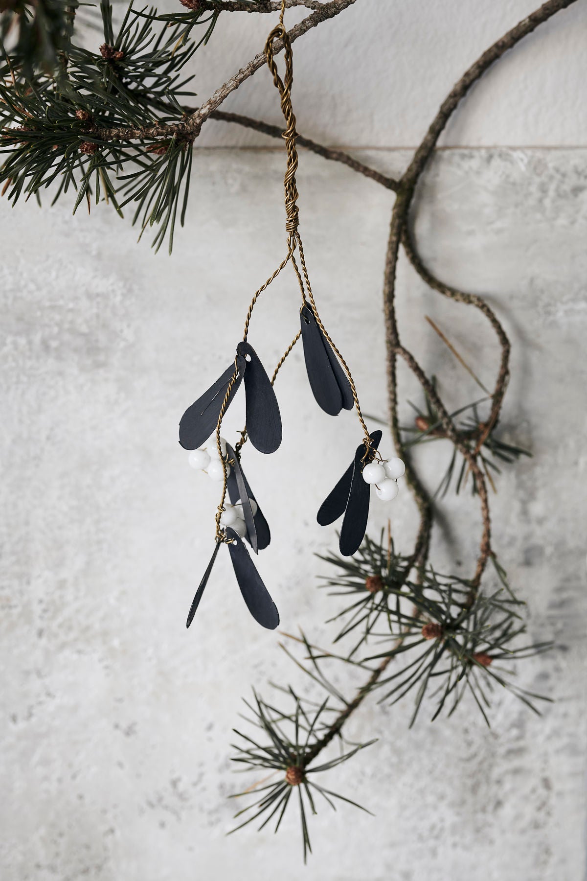 Black Mistletoe Decoration in Metal & Wire - Lifestory - House Doctor