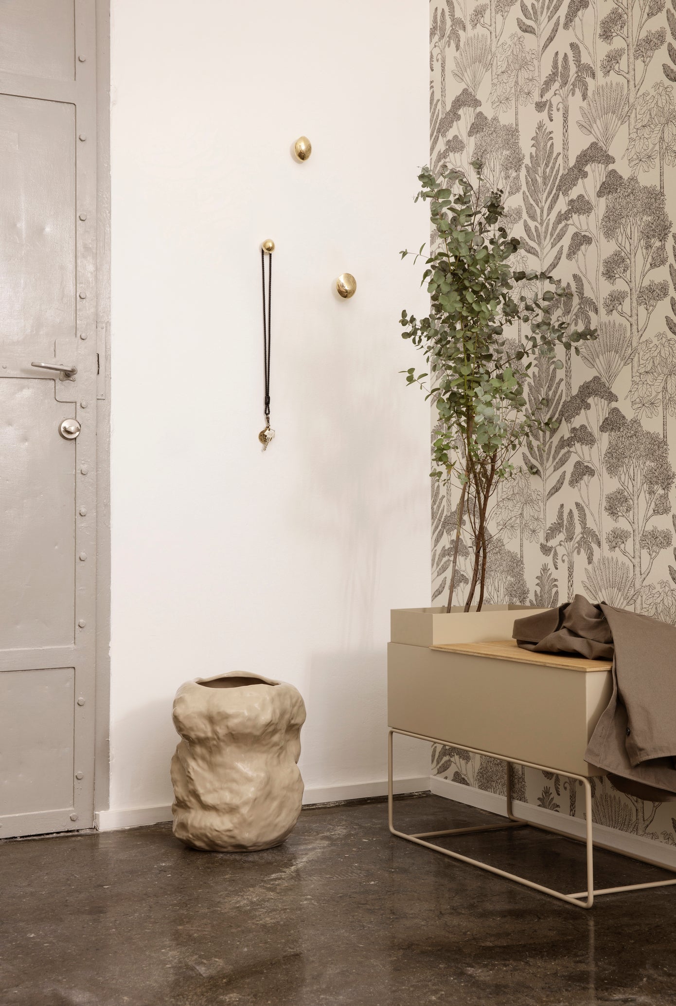 Plant Box | Large & Low | Cashmere or Black | by ferm Living - Lifestory - ferm Living