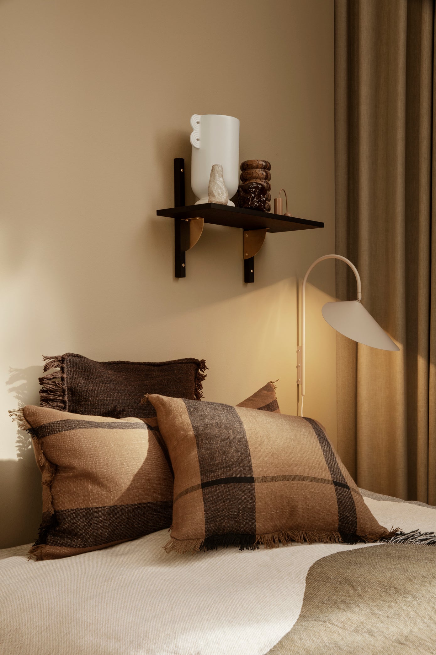Dry Cushion | Sugar Kelp & Black - Lifestory - ferm LIVING