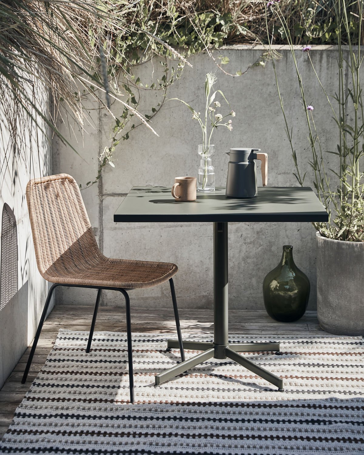 Helo Table in Green | Outdoor Indoor Furniture by House Doctor - Lifestory - House Doctor