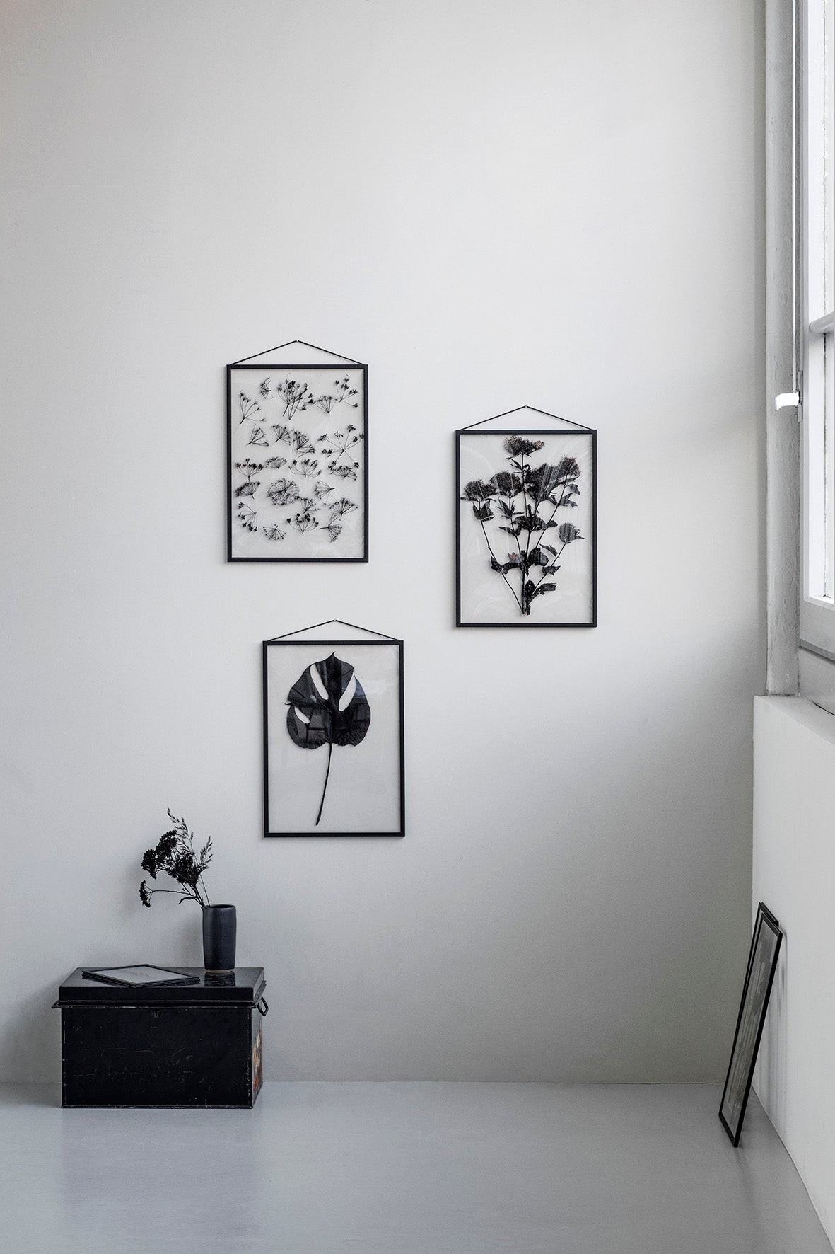 A4 Frame | Powder Coated Black Aluminium | by Moebe - Lifestory - Moebe