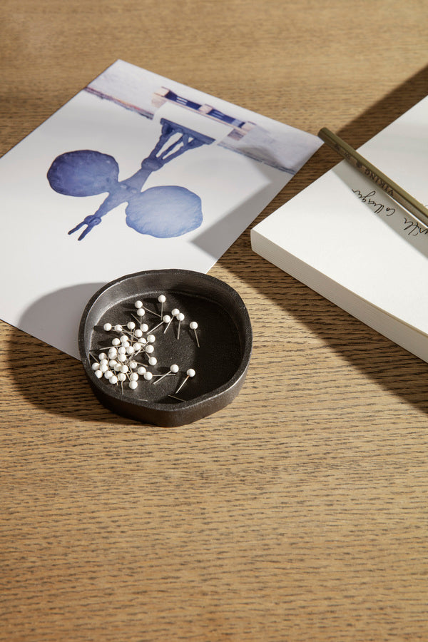 Yama Tray Round | Desk Organiser | Blackened Aluminium - Lifestory - ferm LIVING