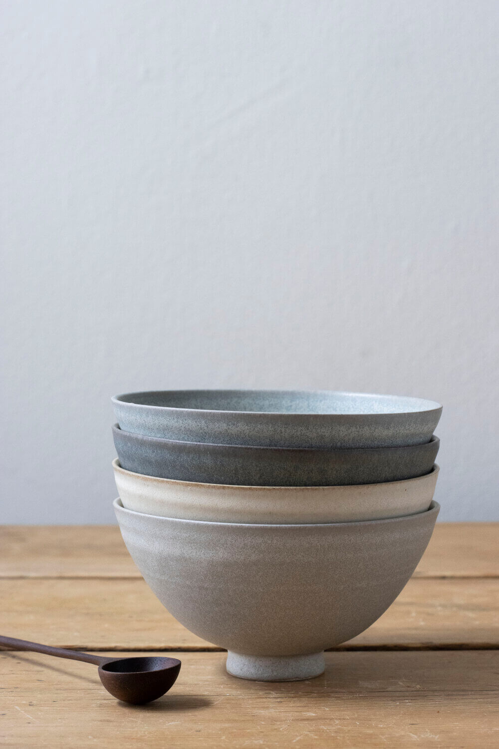 Small Footed Bowl | Pearl Grey | by Borja Moronta - Lifestory - Borja Moronta