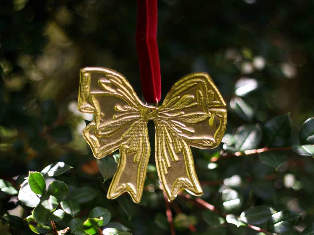 Tin Embossing Bow Ornament with Ribbon - Lifestory