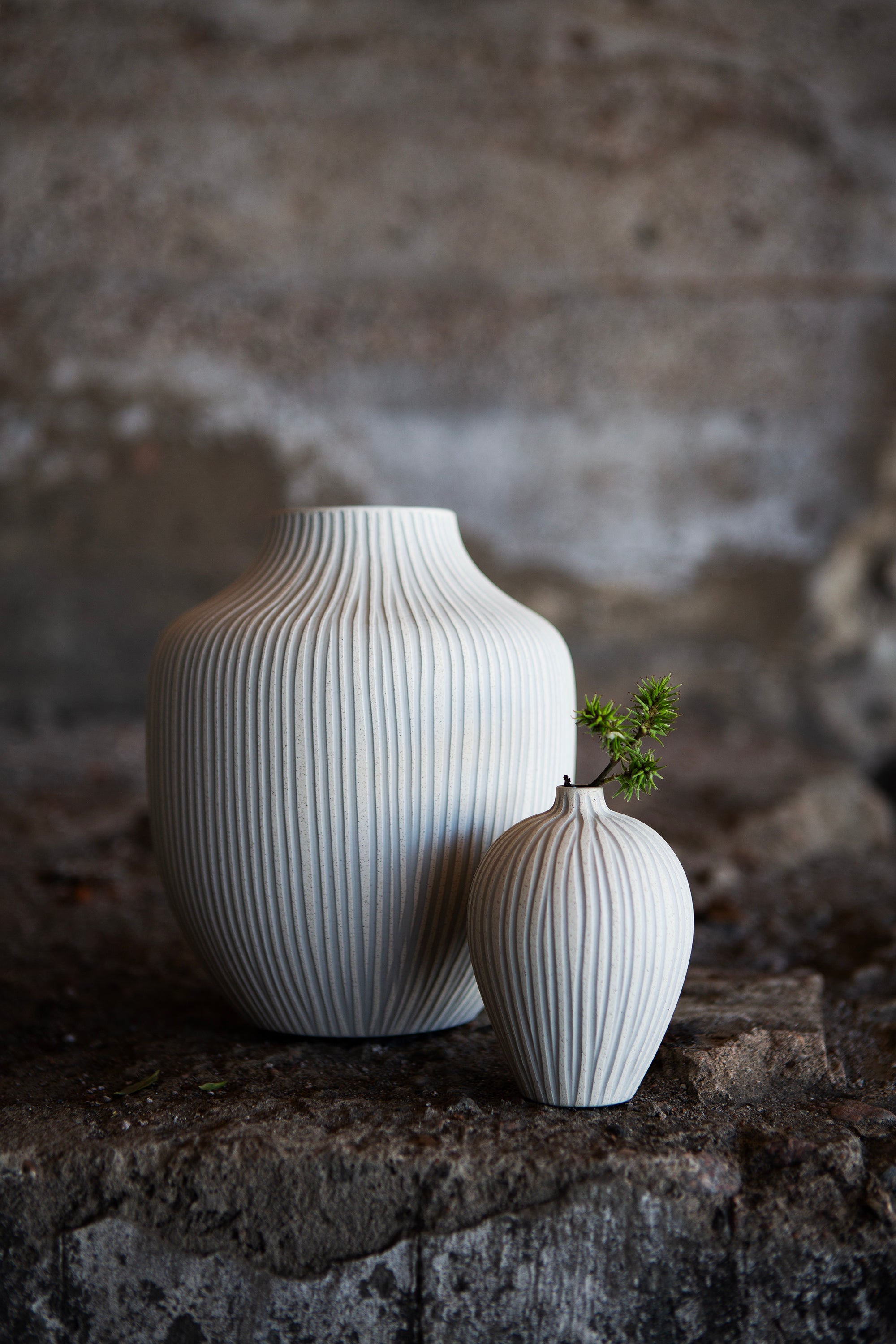 Ebba Vase | Medium | Sand White Stone Stripe | by Lindform - Lifestory