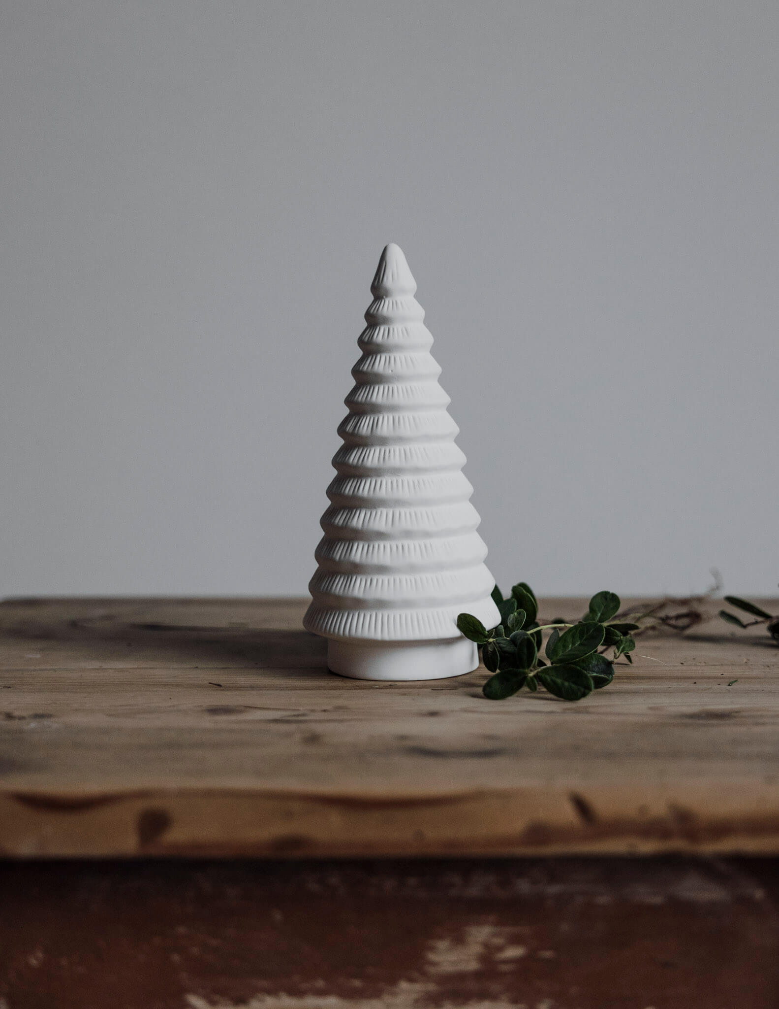Ceramic Tree | Grankullen | Medium | White | by Storefactory - Lifestory