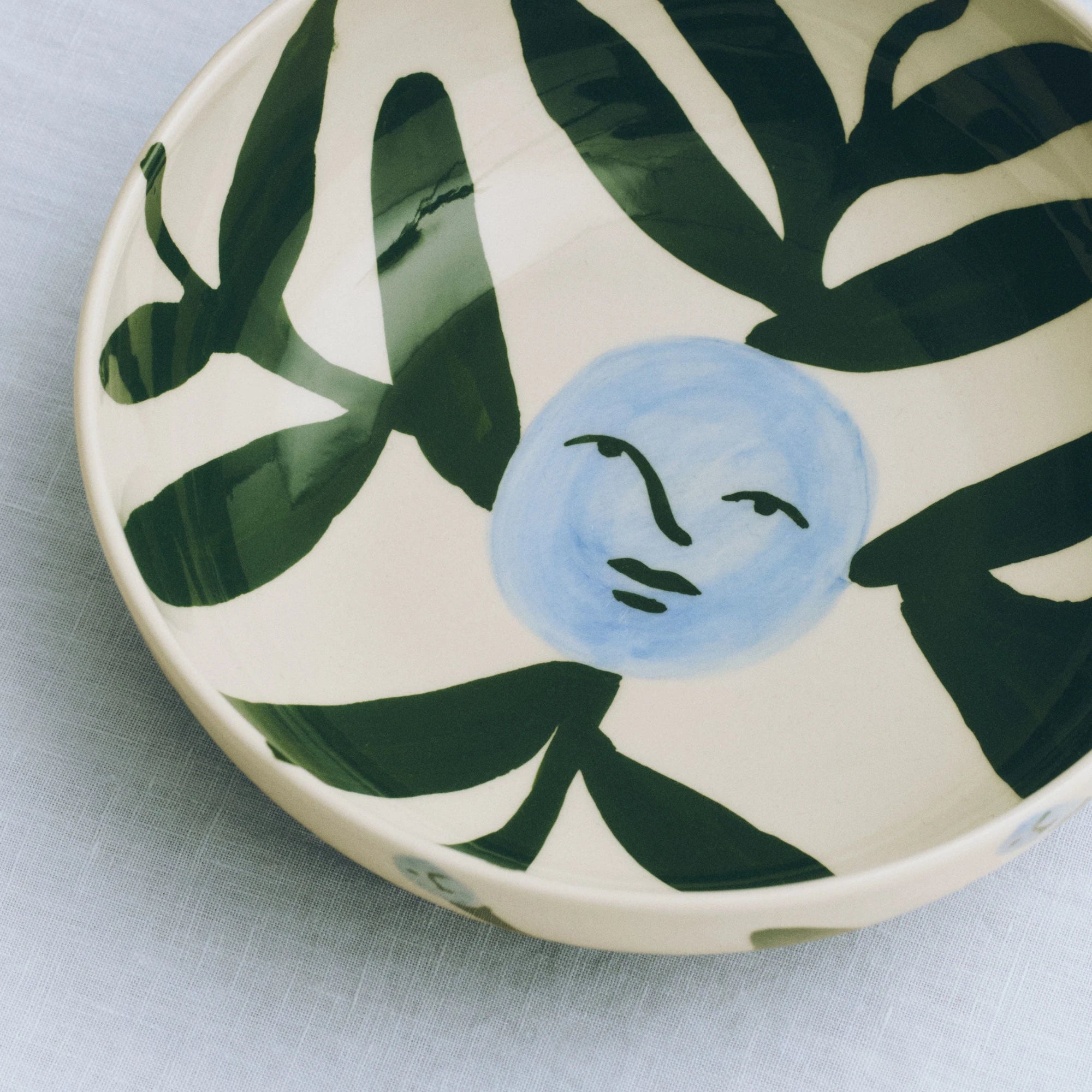 HAY x Emma Kohlmann - La Pittura Ø12cm Bowl in Moon Face Vine up close