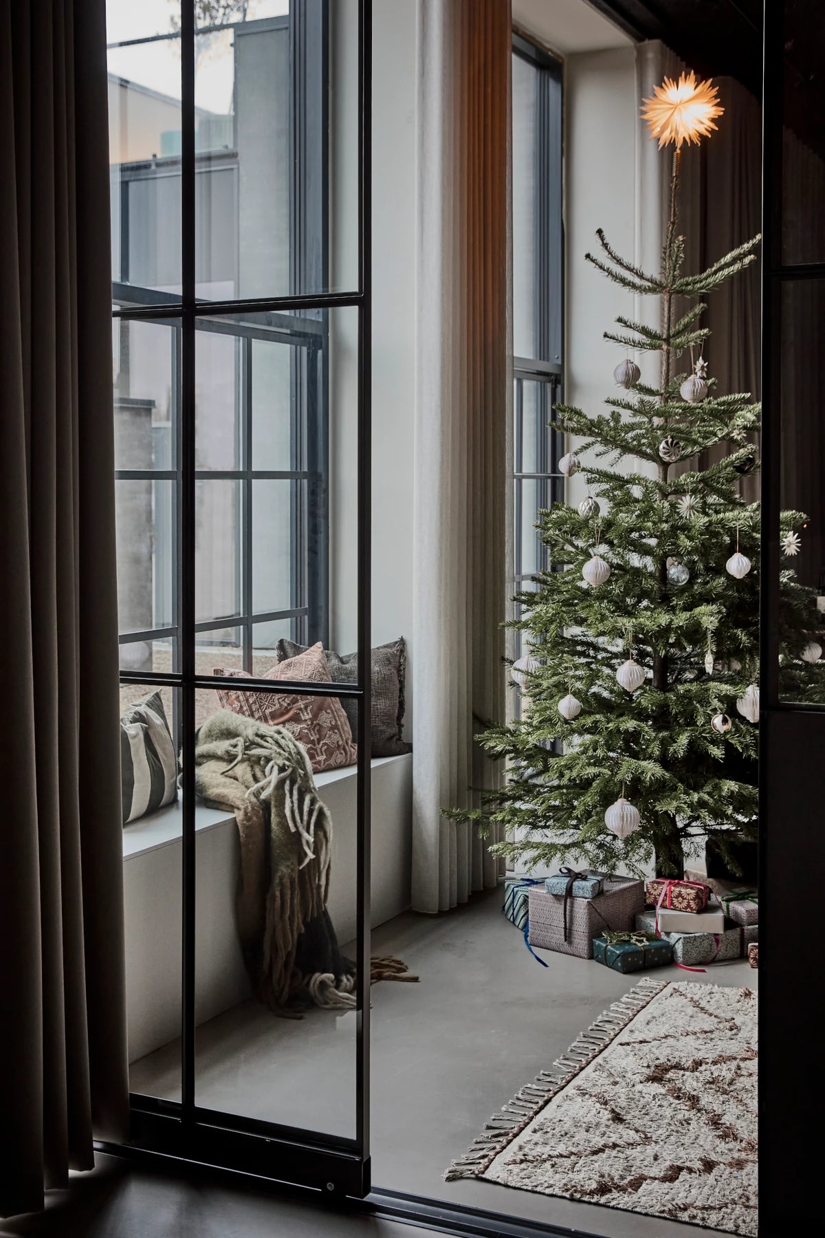House Doctor HDAlsta Christmas Tree Ornaments in Off-white