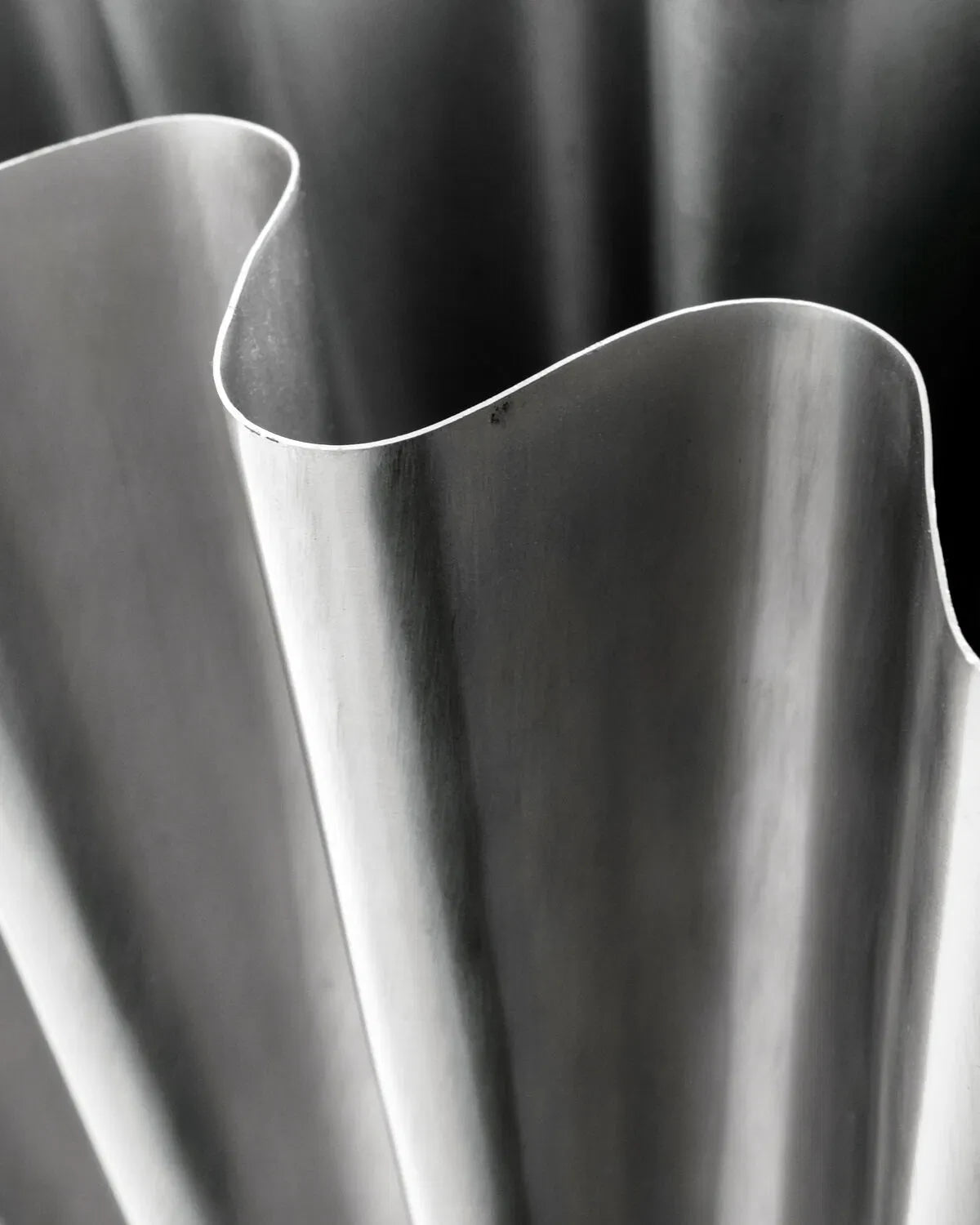 House Doctor Flood Fan Vase in Brushed Silver - Lifestory