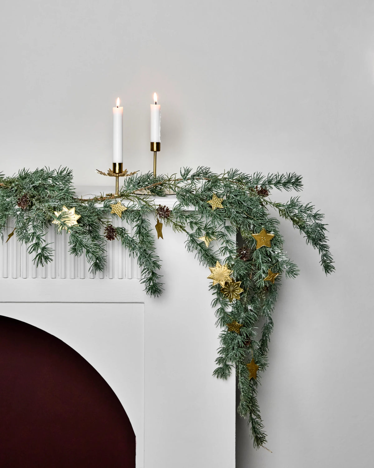 House Doctor Star Garland (200cm) - Silver or Antique Brass