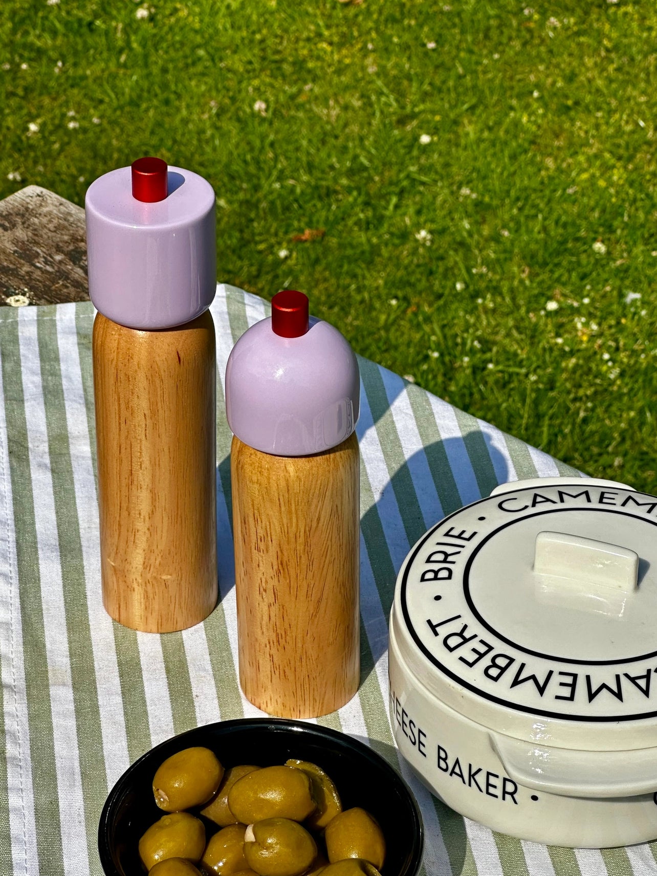 MAEGEN Salt & Pepper Grinder in Lilac & Red - 2 Sizes - Lifestory