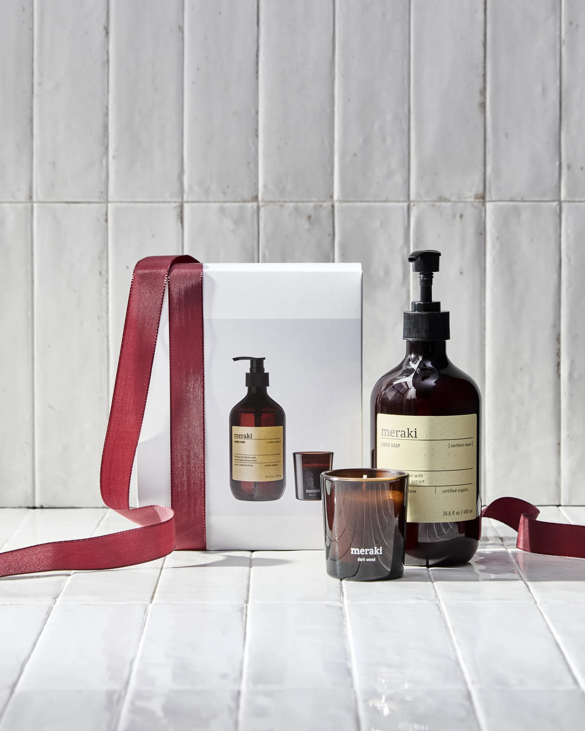 Meraki Gift Box Northern Dawn Hand Soap & Dark Wood Candle