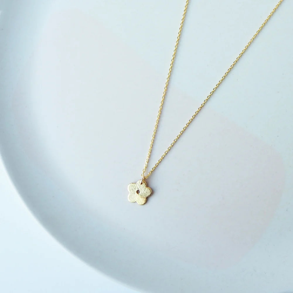 Minima Necklace | Flower Shape | Sterling Silver Gold Plated Chain - Lifestory