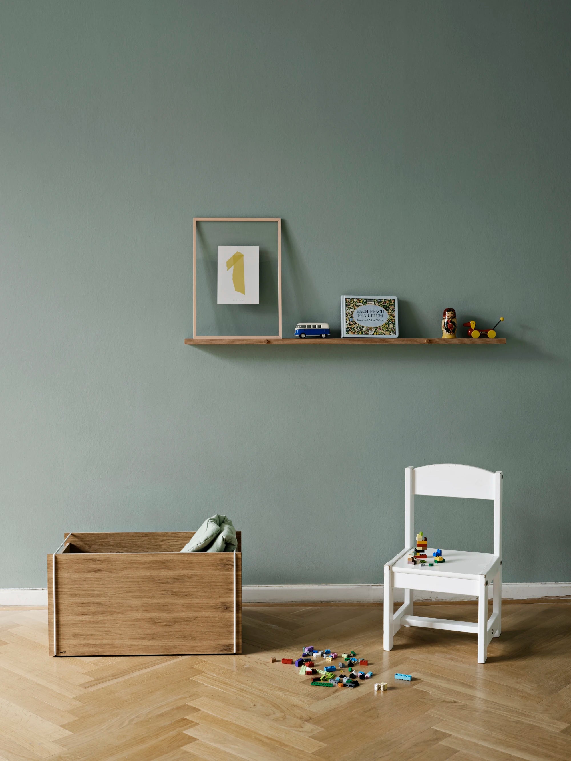 Moebe Oak Gallery Shelf - 70 or 115cm