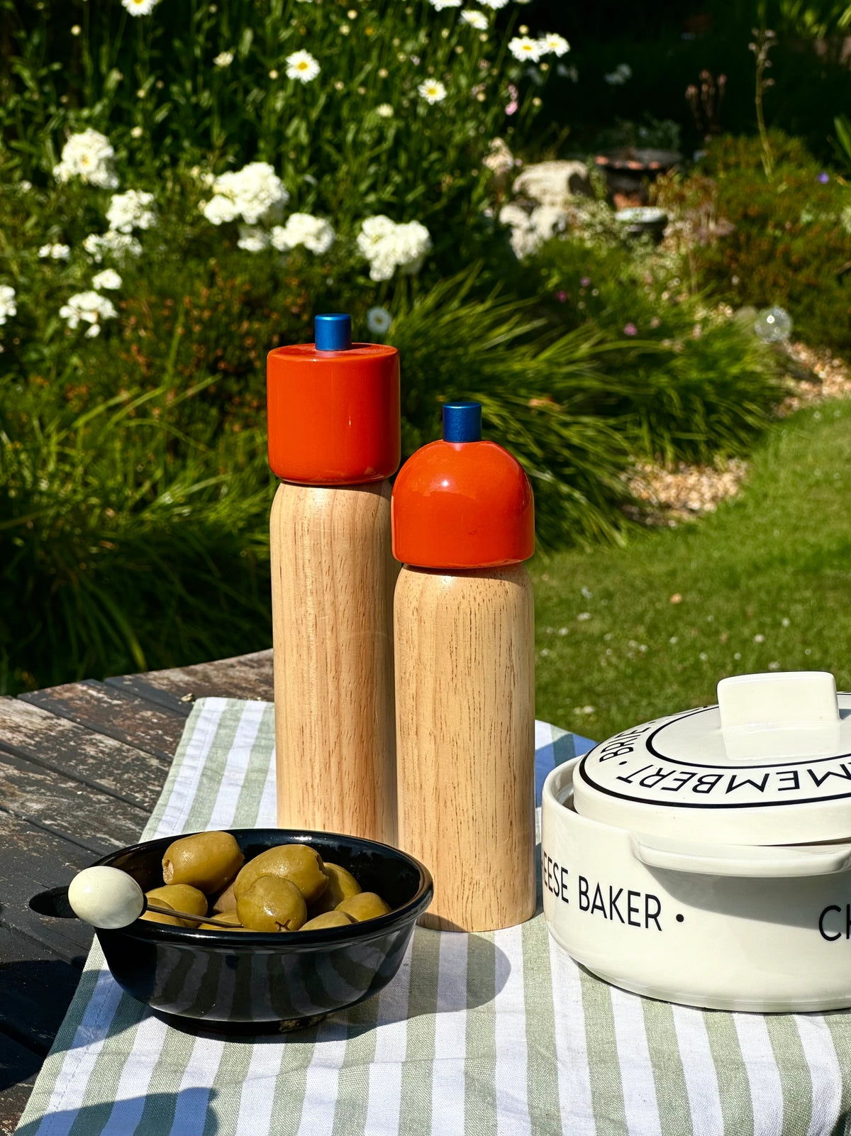 MAEGEN Salt & Pepper Grinder in Orange & Blue - 2 Sizes