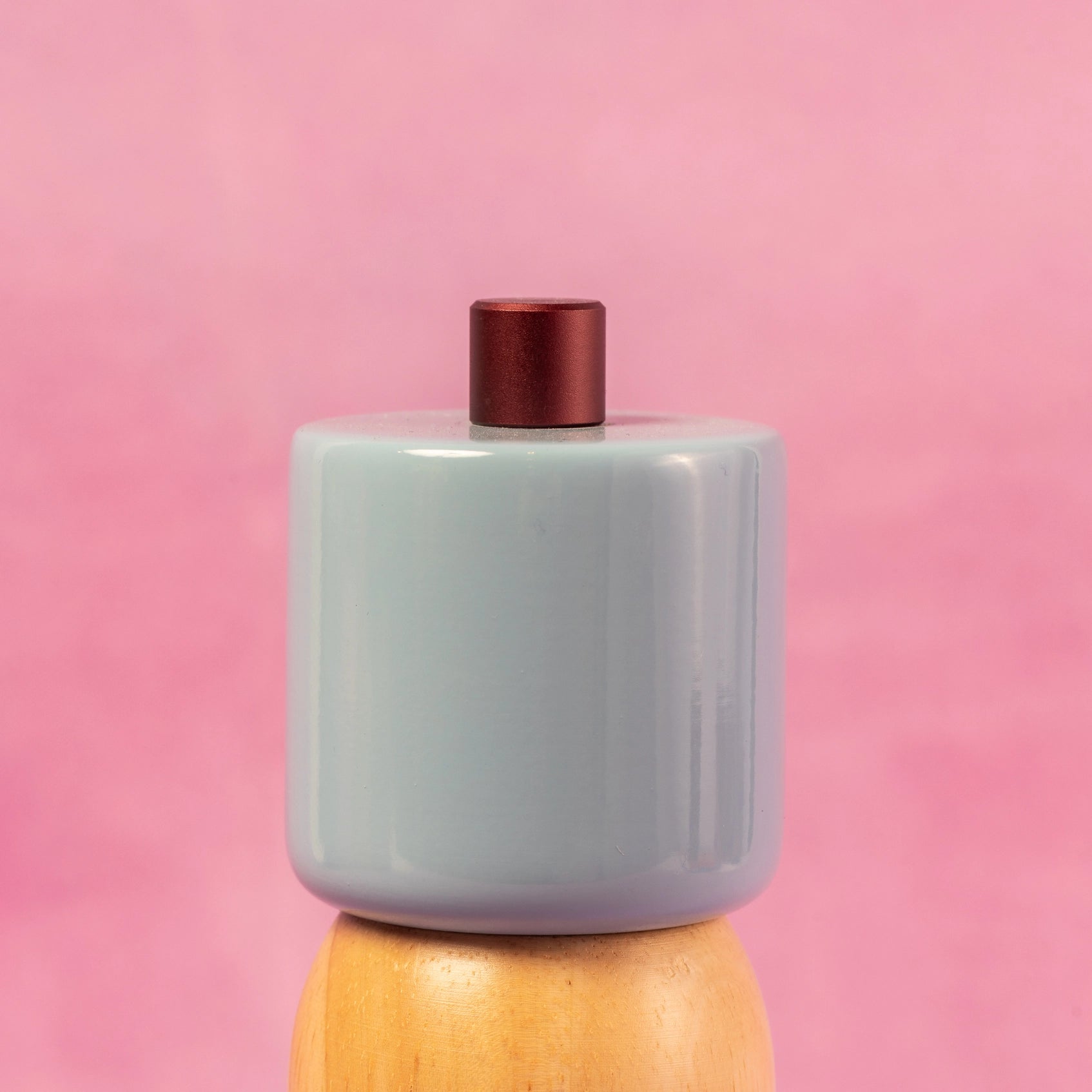 MAEGEN Salt & Pepper Grinder in Light Blue & Burgundy - 2 Sizes